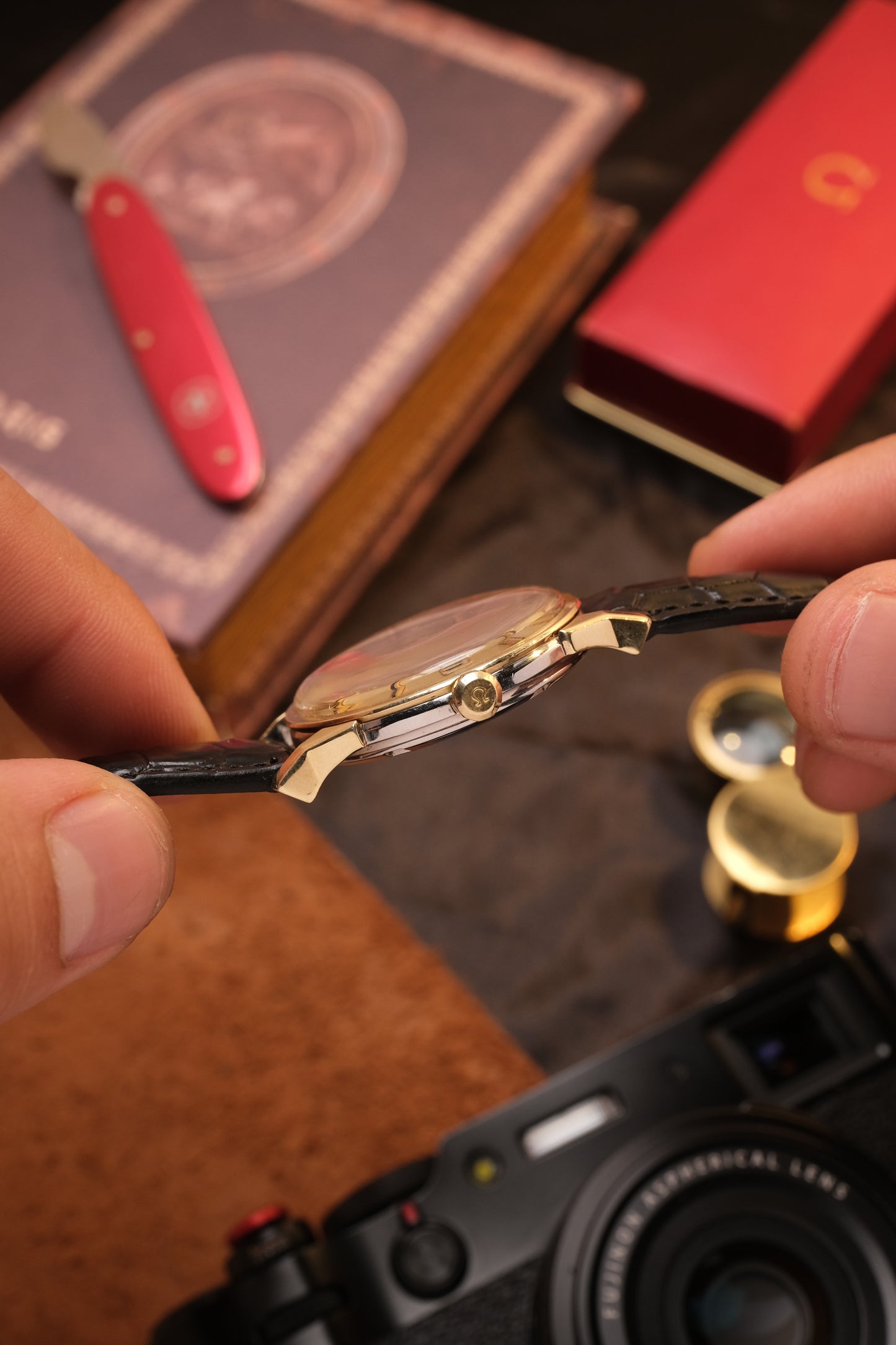 OMEGA CONSTELLATION PIE PAN DOG LEG GOLD AUTOMATIC CHRONOMETER REF. 168.005  Black Leather Strap