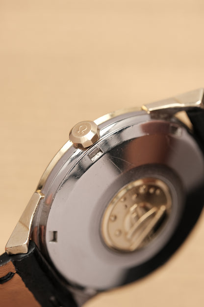 1966 OMEGA CONSTELLATION PIE PAN DOG LEG BLACK DIAL YELLOW GOLD AUTOMATIC CHRONOMETER REF. 168.005
