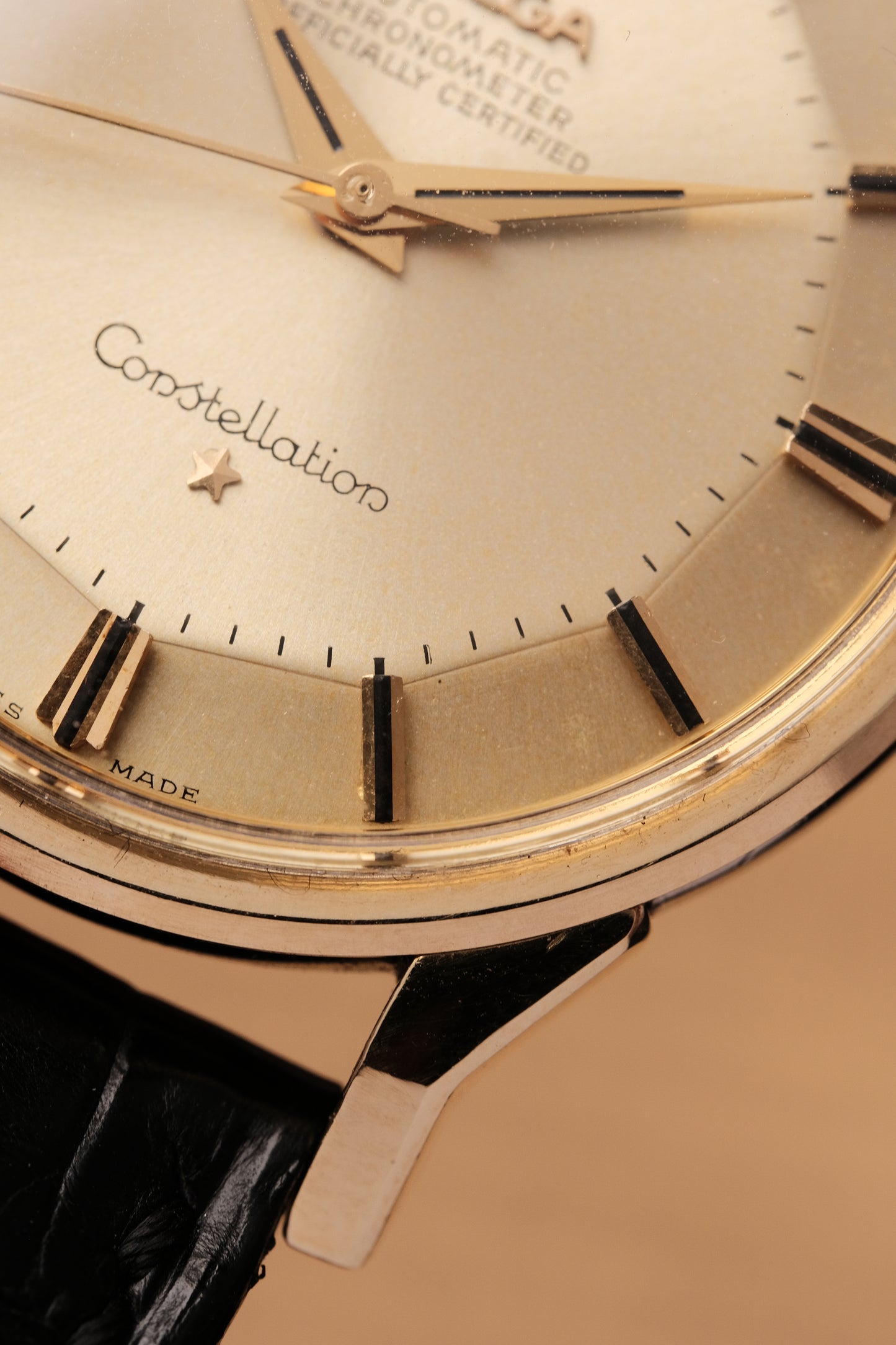 1964 OMEGA CONSTELLATION PIE PAN DOG LEG CHAMPAGNE Dial AUTOMATIC CHRONOMETER REF. 167.005