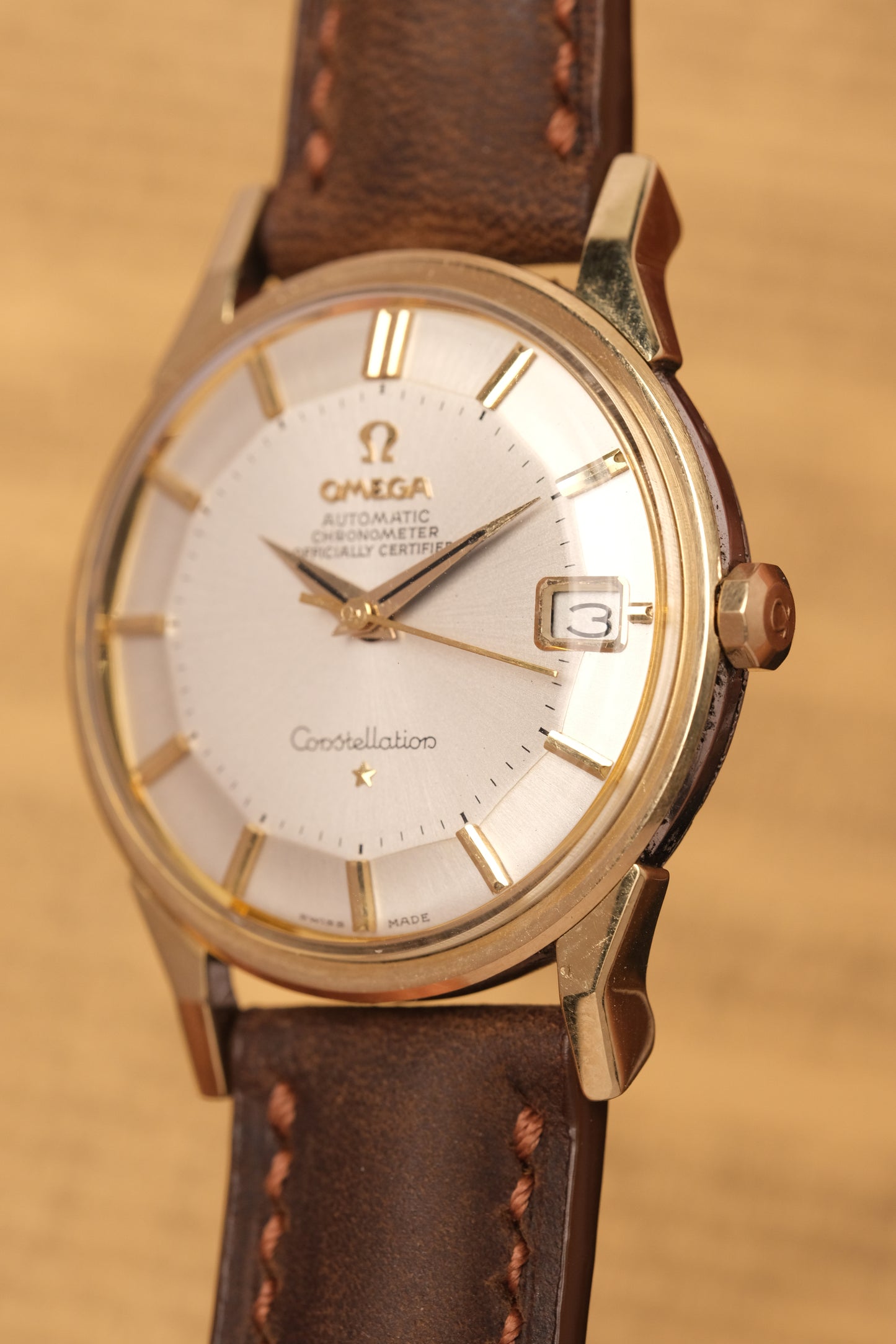 1963 OMEGA CONSTELLATION PIE PAN DOG LEG White Dial AUTOMATIC CHRONOMETER REF. 168.005