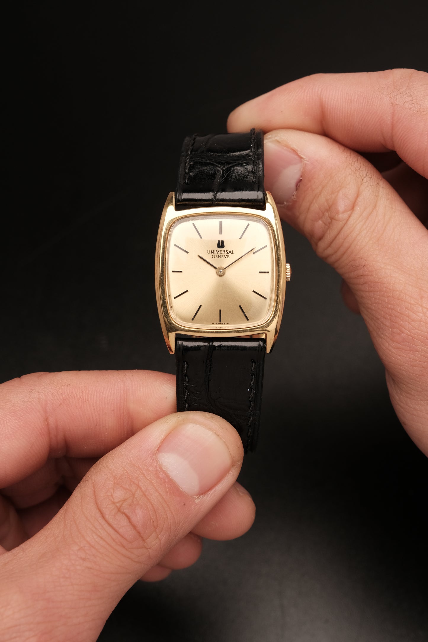 1960s Vintage Tank UNIVERSAL GENEVE Ref.542114 Cal 1-42