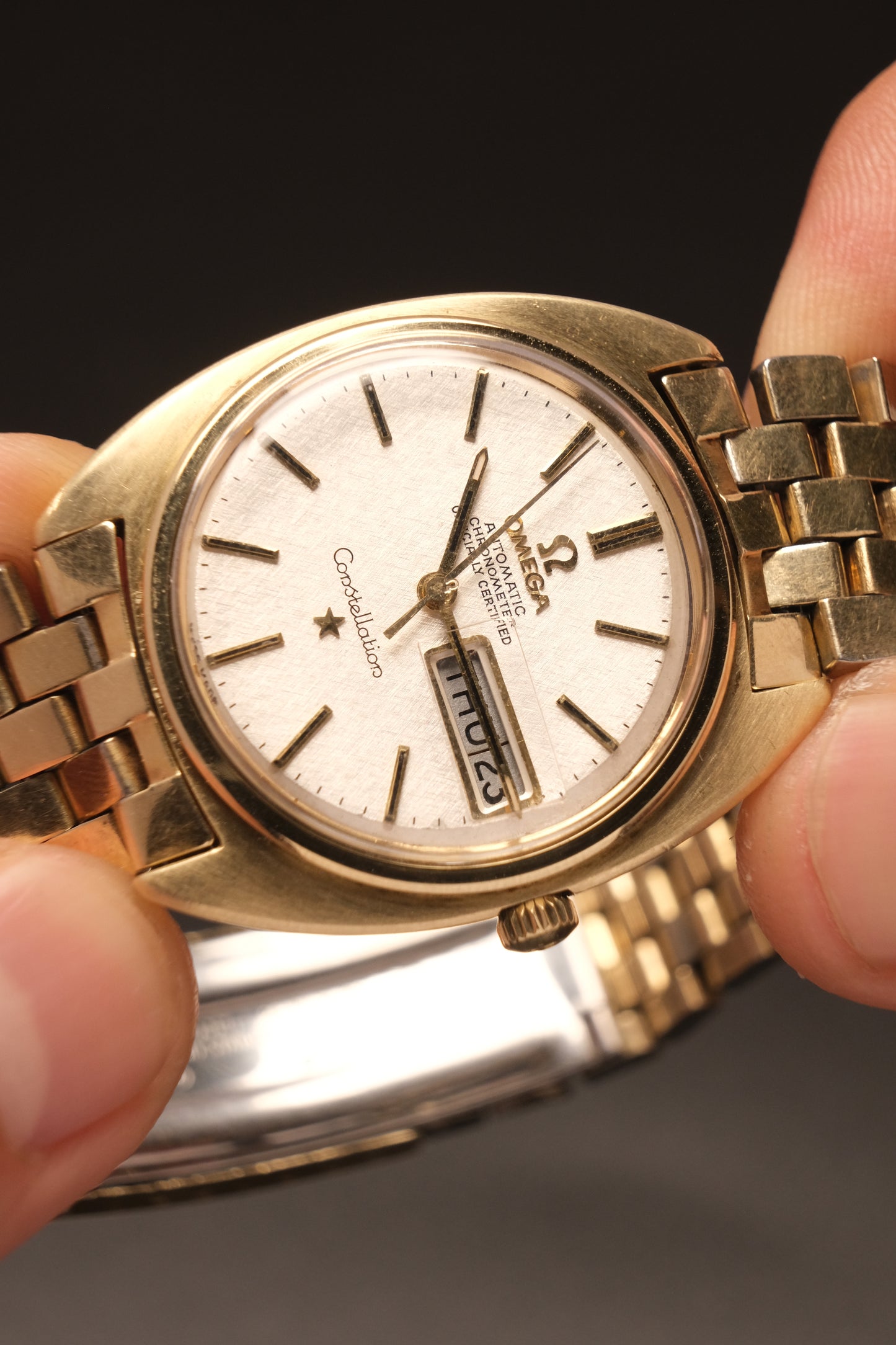 OMEGA Constellation C-shape Day-date Chronometer Linen White Dial  - 168.029