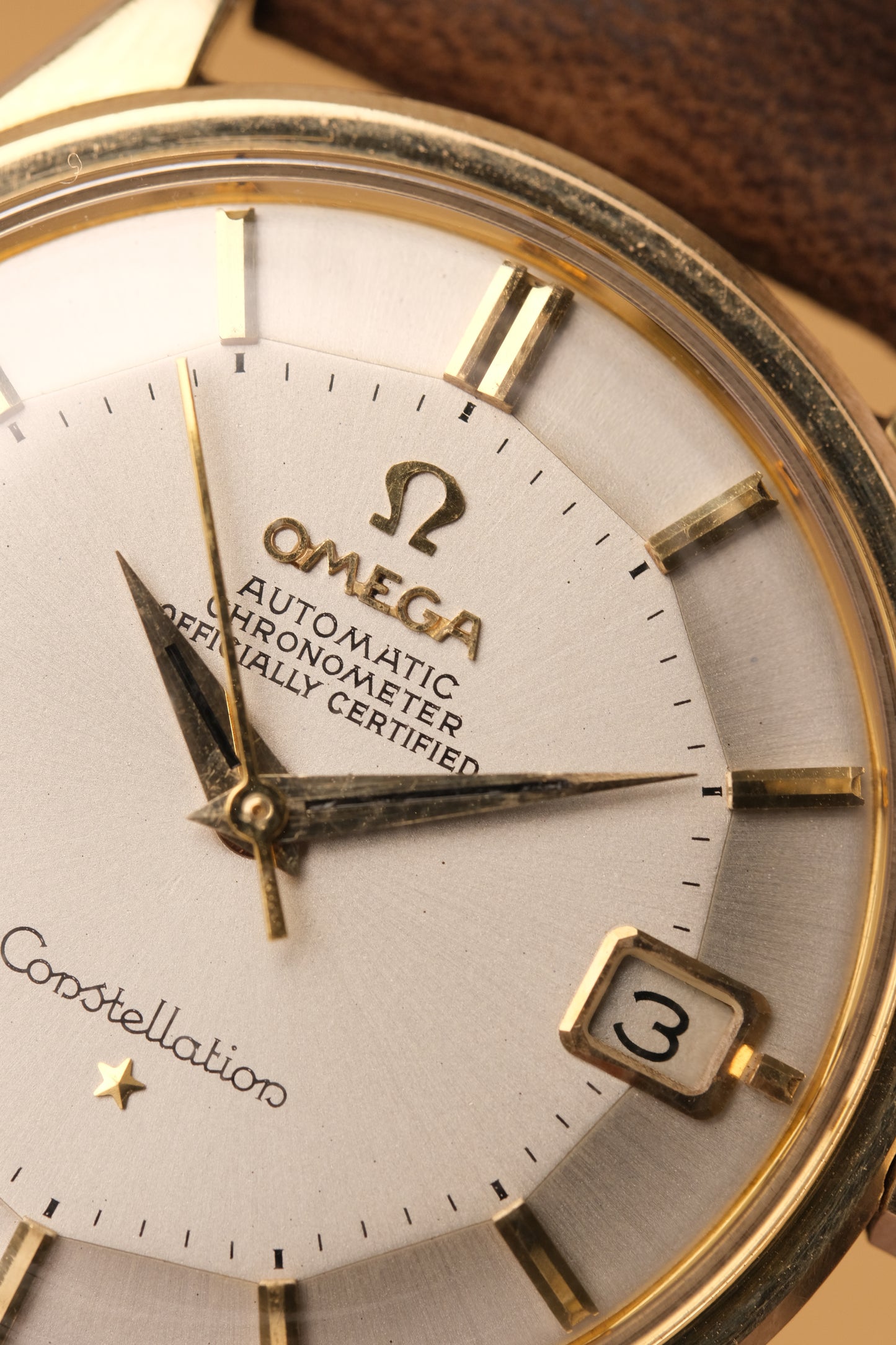 1963 OMEGA CONSTELLATION PIE PAN DOG LEG White Dial AUTOMATIC CHRONOMETER REF. 168.005