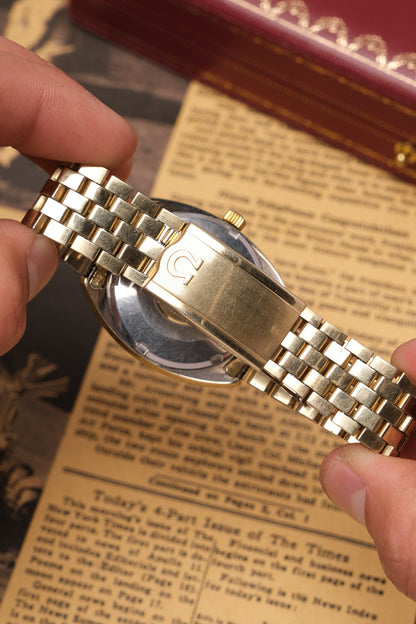 1969 OMEGA Constellation C-shape Day Chronometer Linen Champagne Dial - 168.017