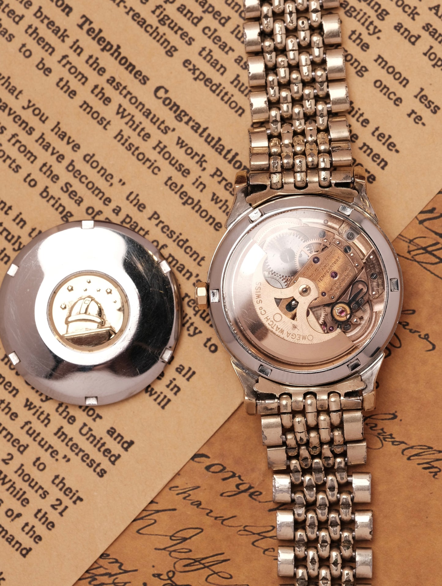 OMEGA CONSTELLATION PIE PAN DOG LEG GOLD AUTOMATIC CHRONOMETER REF. 168.005 (MOD CASE BACK)