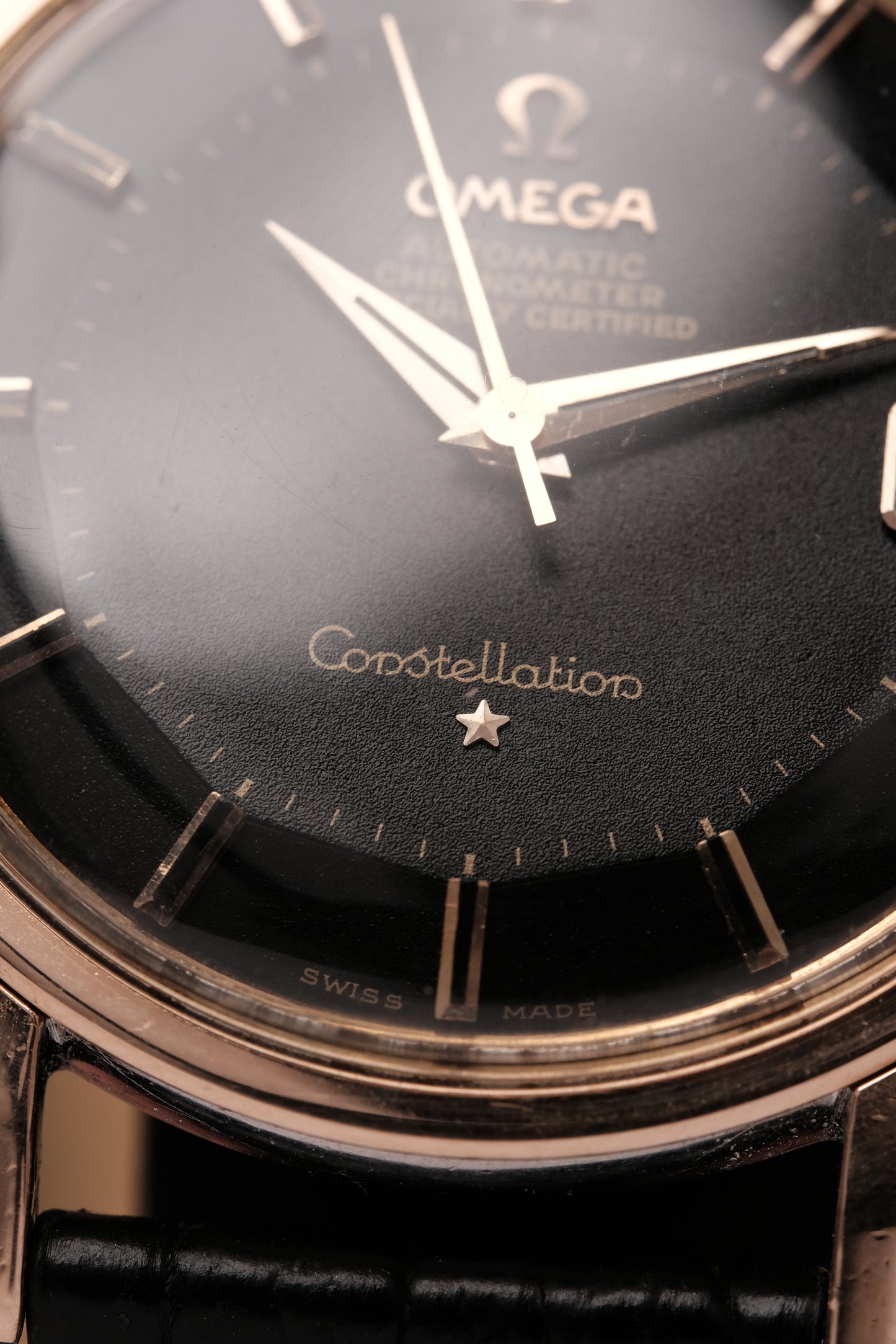 1963 OMEGA CONSTELLATION PIE PAN DOG LEG Black Dial Rose Gold  AUTOMATIC CHRONOMETER REF. 168.005