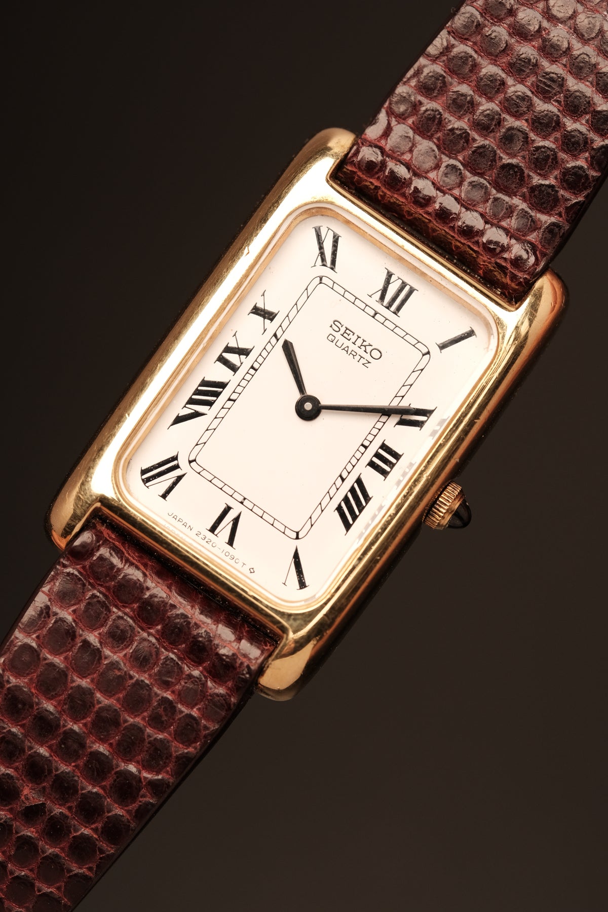1981 Vintage Japan Mini Seiko Tank 2320-5630 (19x30mm)