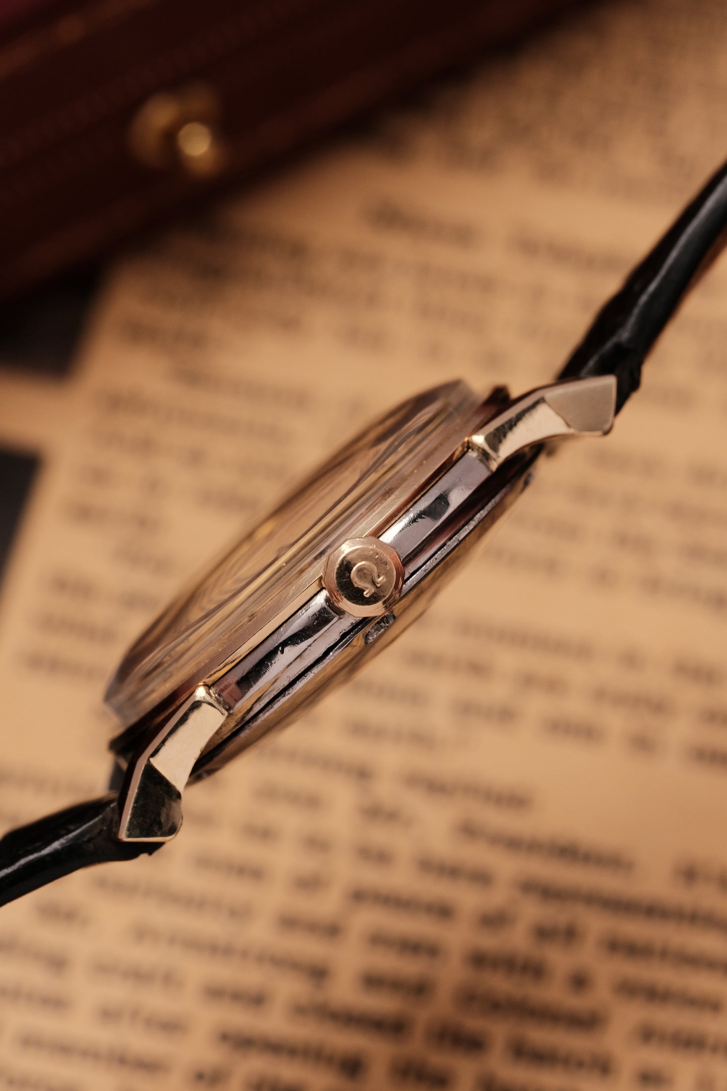 1964 OMEGA CONSTELLATION PIE PAN DOG LEG CHAMPAGNE Dial AUTOMATIC CHRONOMETER REF. 167.005