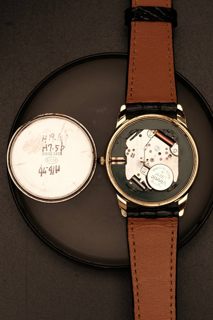 1989 Vintage  Seiko Dolce reference 5S21-8A00 Sweeping Hand 34MM