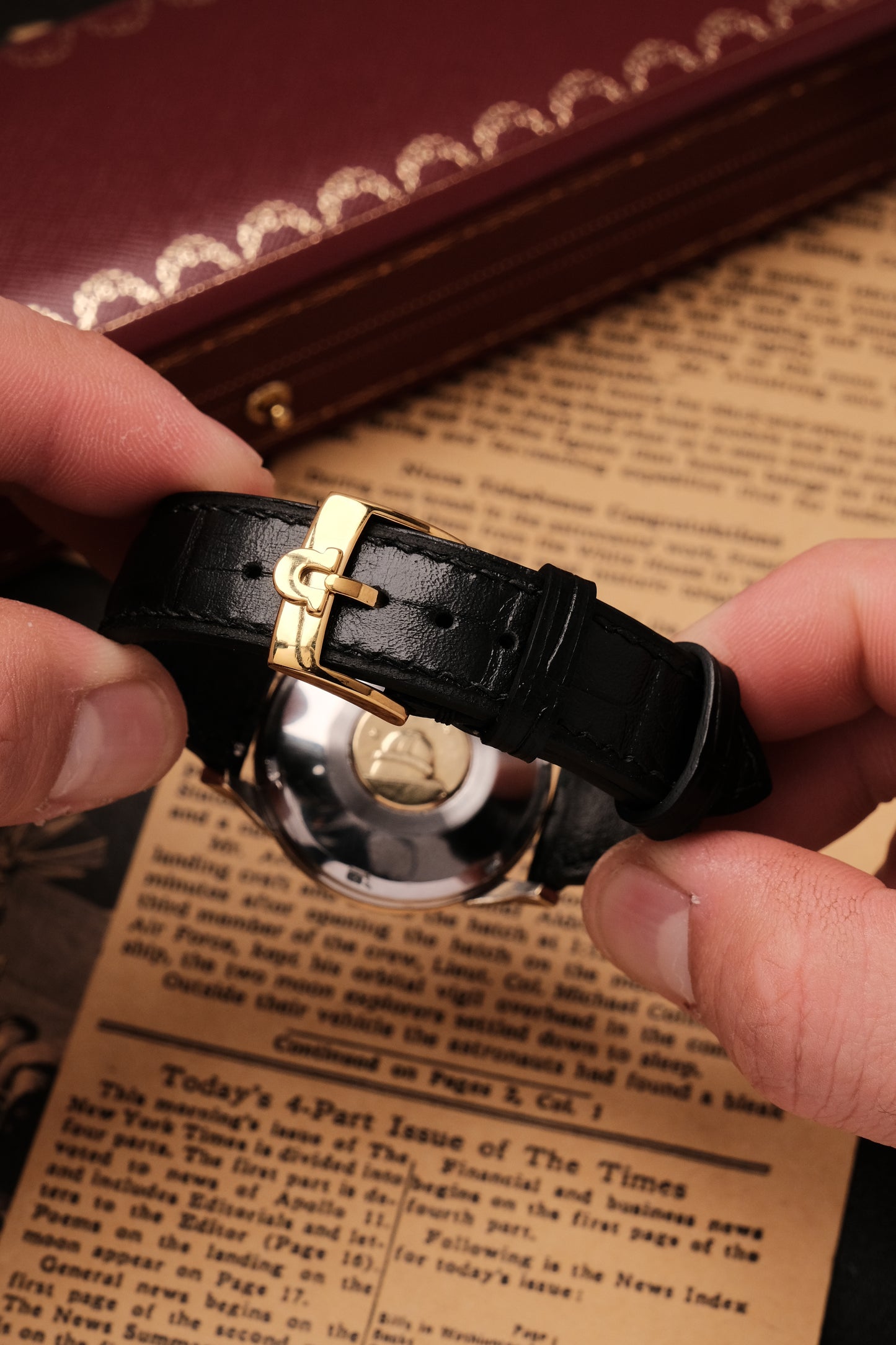 1961 OMEGA CONSTELLATION PIE PAN DOG LEG BLACK DIAL YELLOW GOLD AUTOMATIC CHRONOMETER REF. 168.005