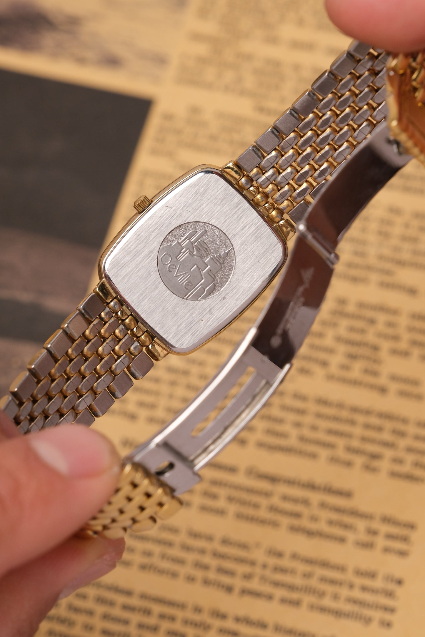 Omega De Ville Ref. 395.0876.2  Cal.1378 Vintage Gold Quartz Integrated Bracelet