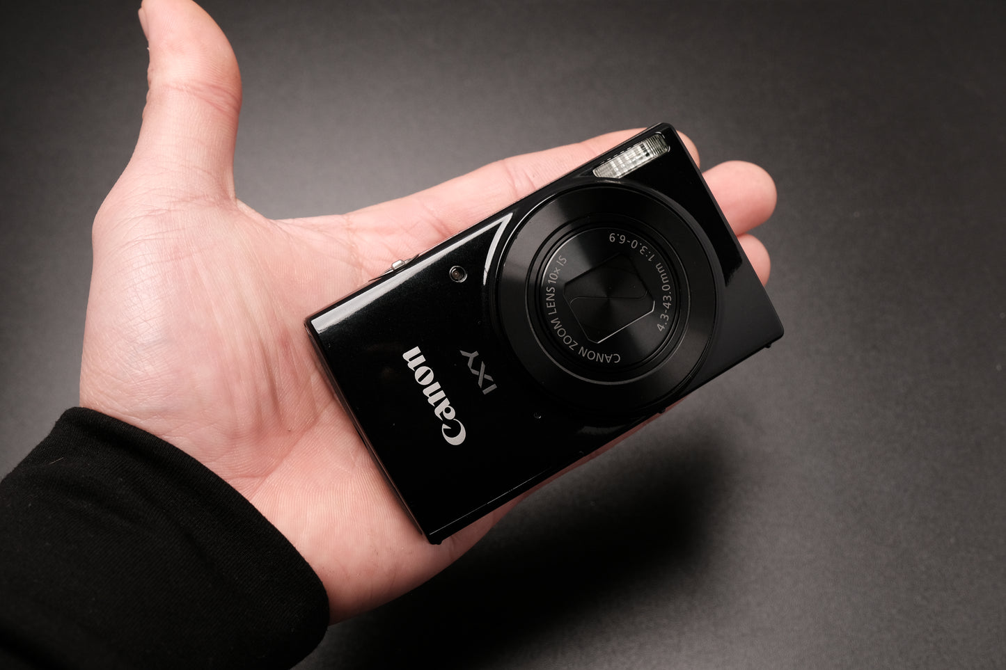 Canon Powershot CCD IXY 190 Digital Camera - Like New