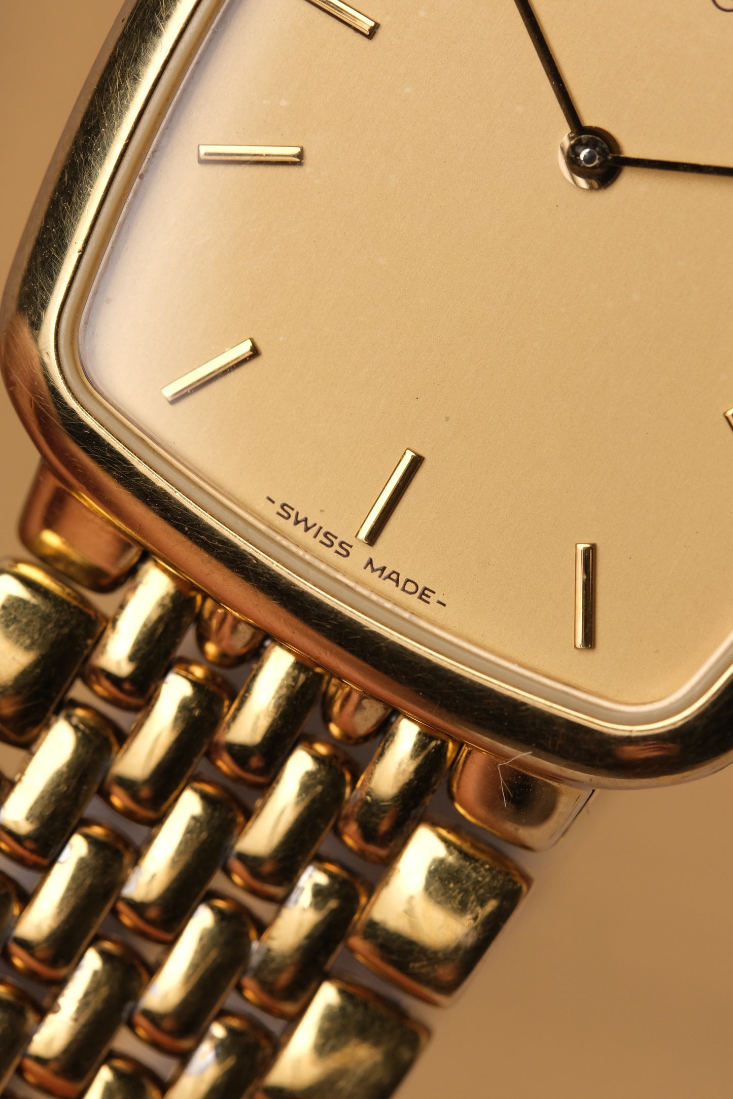 Omega De Ville Ref. 395.0876.2  Cal.1378 Vintage Gold Quartz Integrated Bracelet