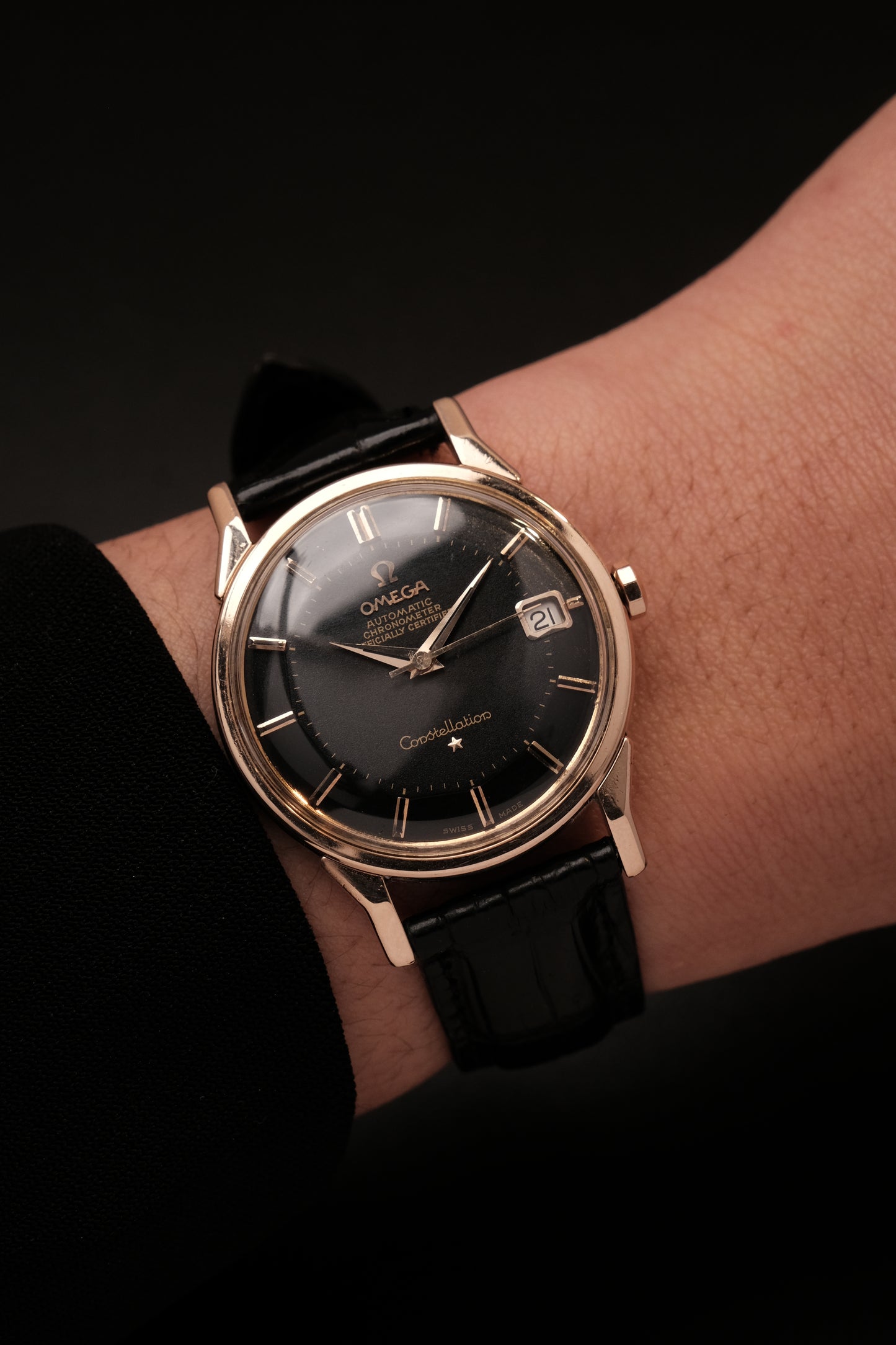 1963 OMEGA CONSTELLATION PIE PAN DOG LEG Black Dial Rose Gold  AUTOMATIC CHRONOMETER REF. 168.005