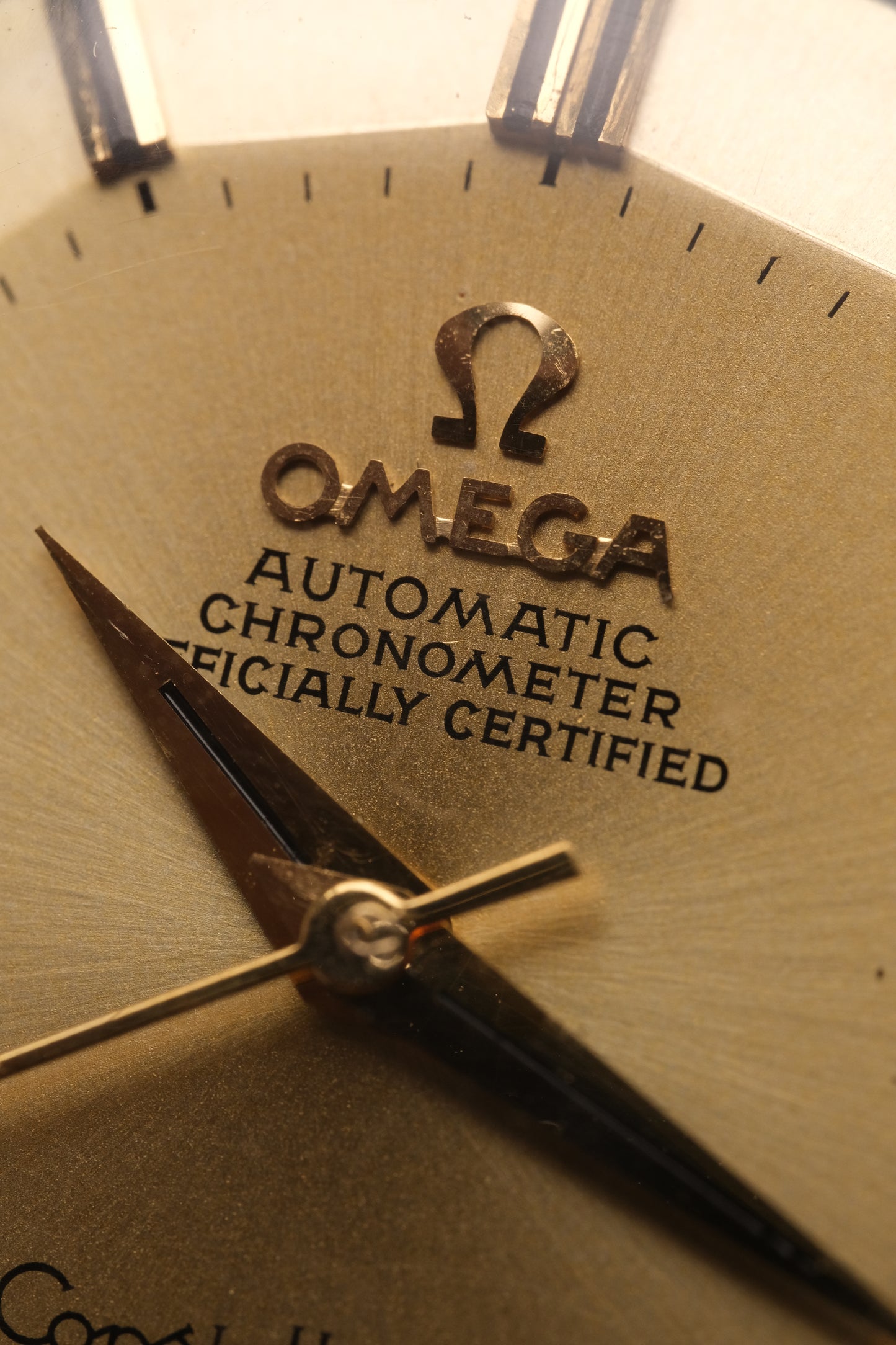 OMEGA CONSTELLATION PIE PAN DOG LEG GOLD AUTOMATIC CHRONOMETER REF. 168.005