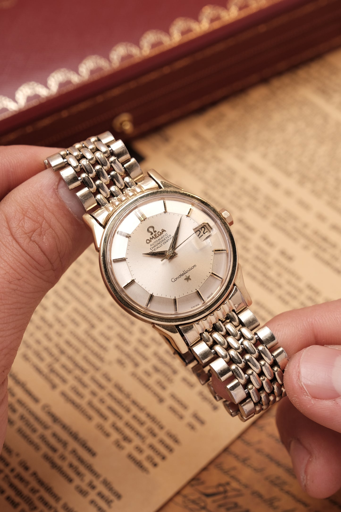 OMEGA CONSTELLATION PIE PAN DOG LEG GOLD AUTOMATIC CHRONOMETER REF. 168.005 (MOD CASE BACK)