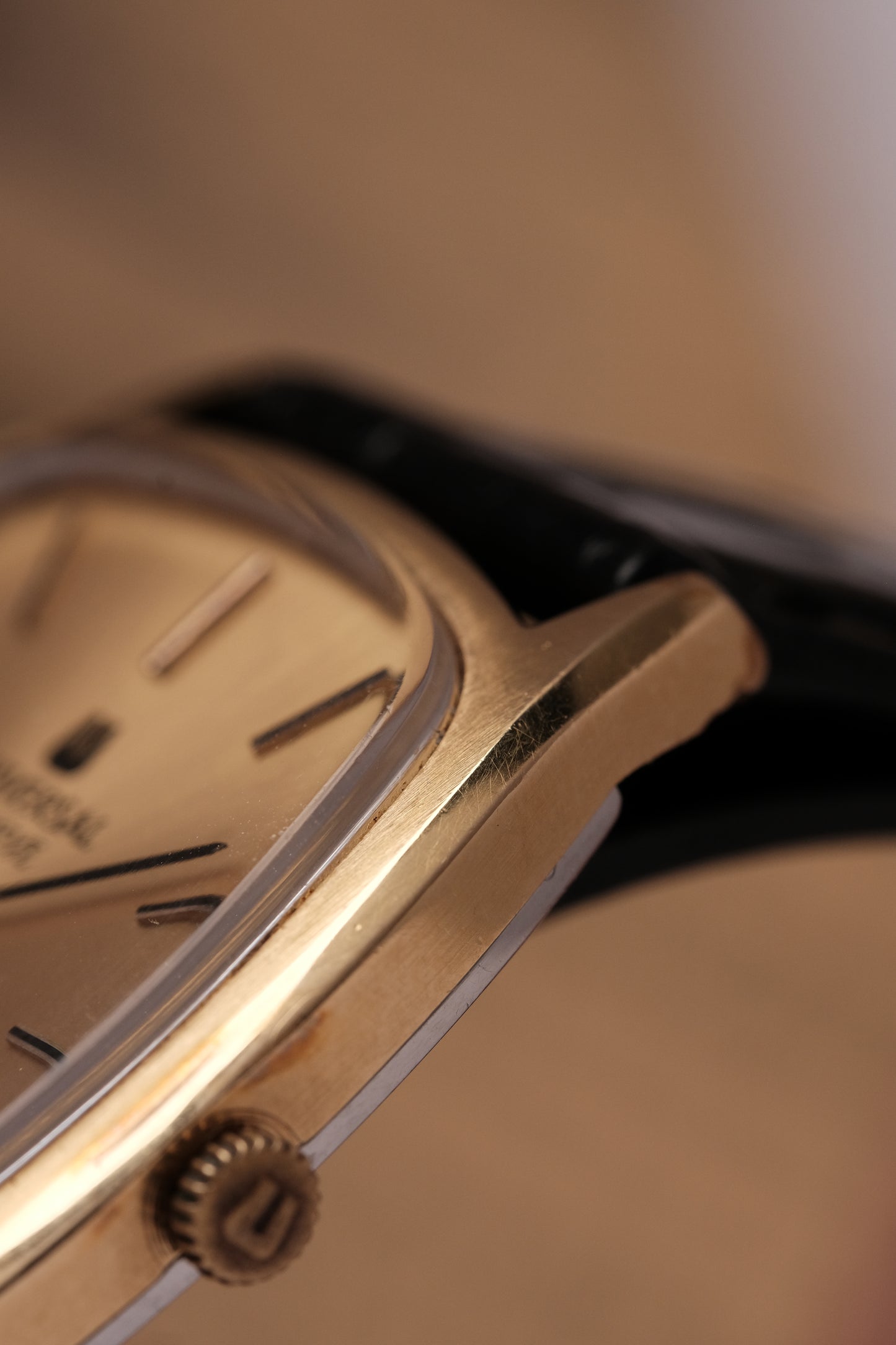 70s Manual Wind Universal GENÈVE GP Ellipse