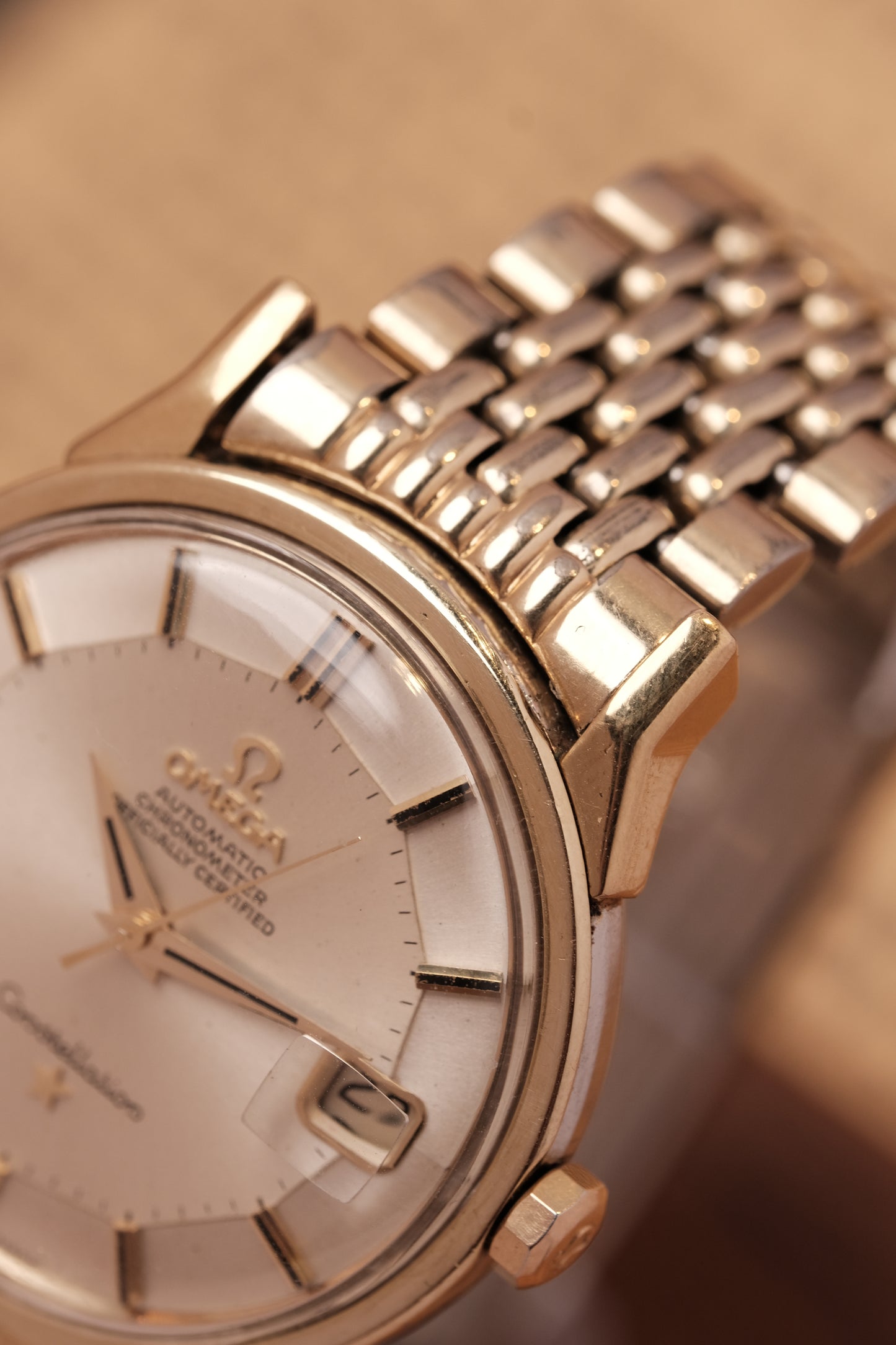 OMEGA CONSTELLATION PIE PAN DOG LEG GOLD AUTOMATIC CHRONOMETER REF. 168.005 (MOD CASE BACK)