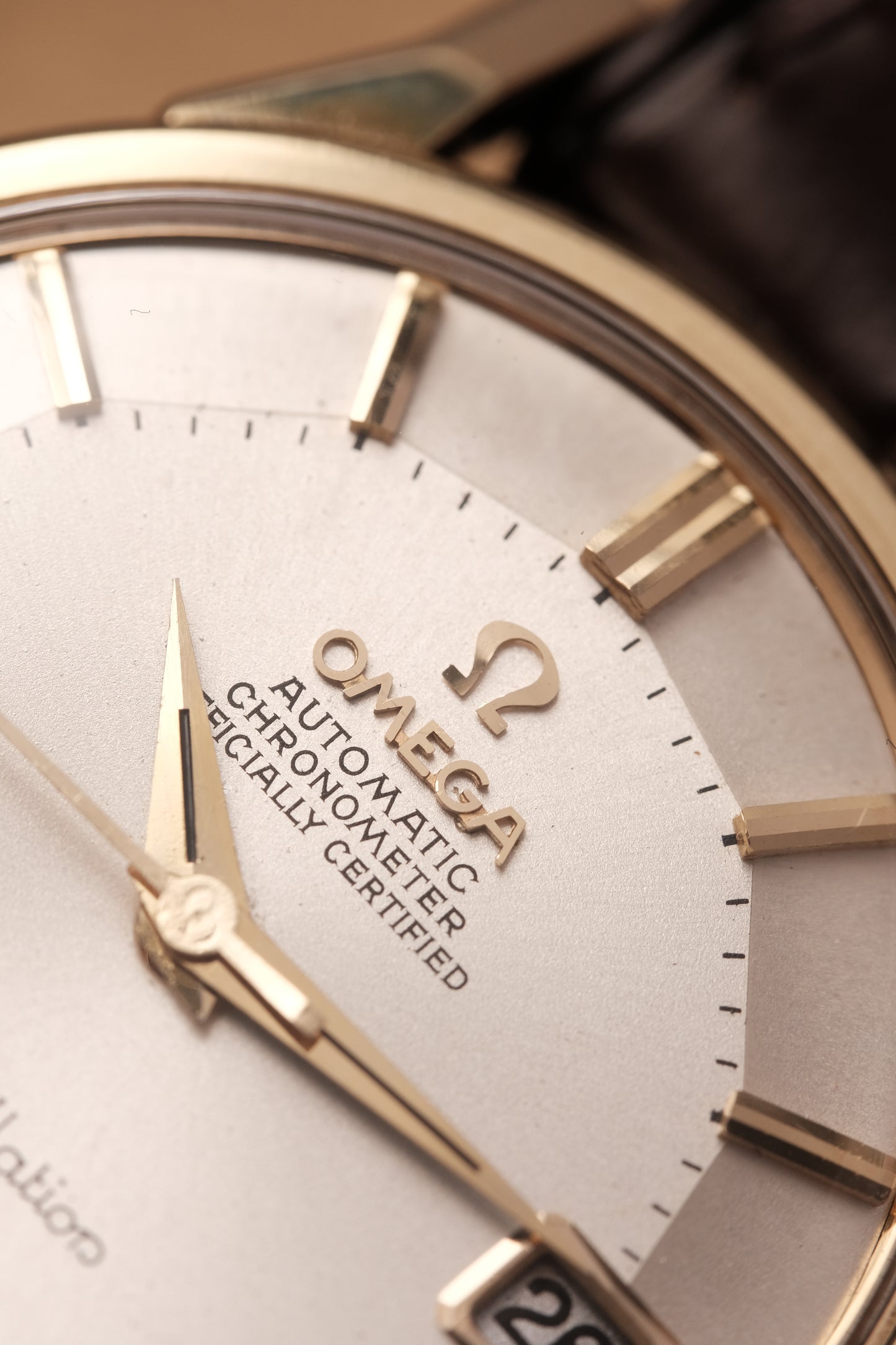 1966 OMEGA CONSTELLATION PIE PAN DOG LEG White Dial AUTOMATIC CHRONOMETER REF. 168.005 ( Dark Brown Strap)