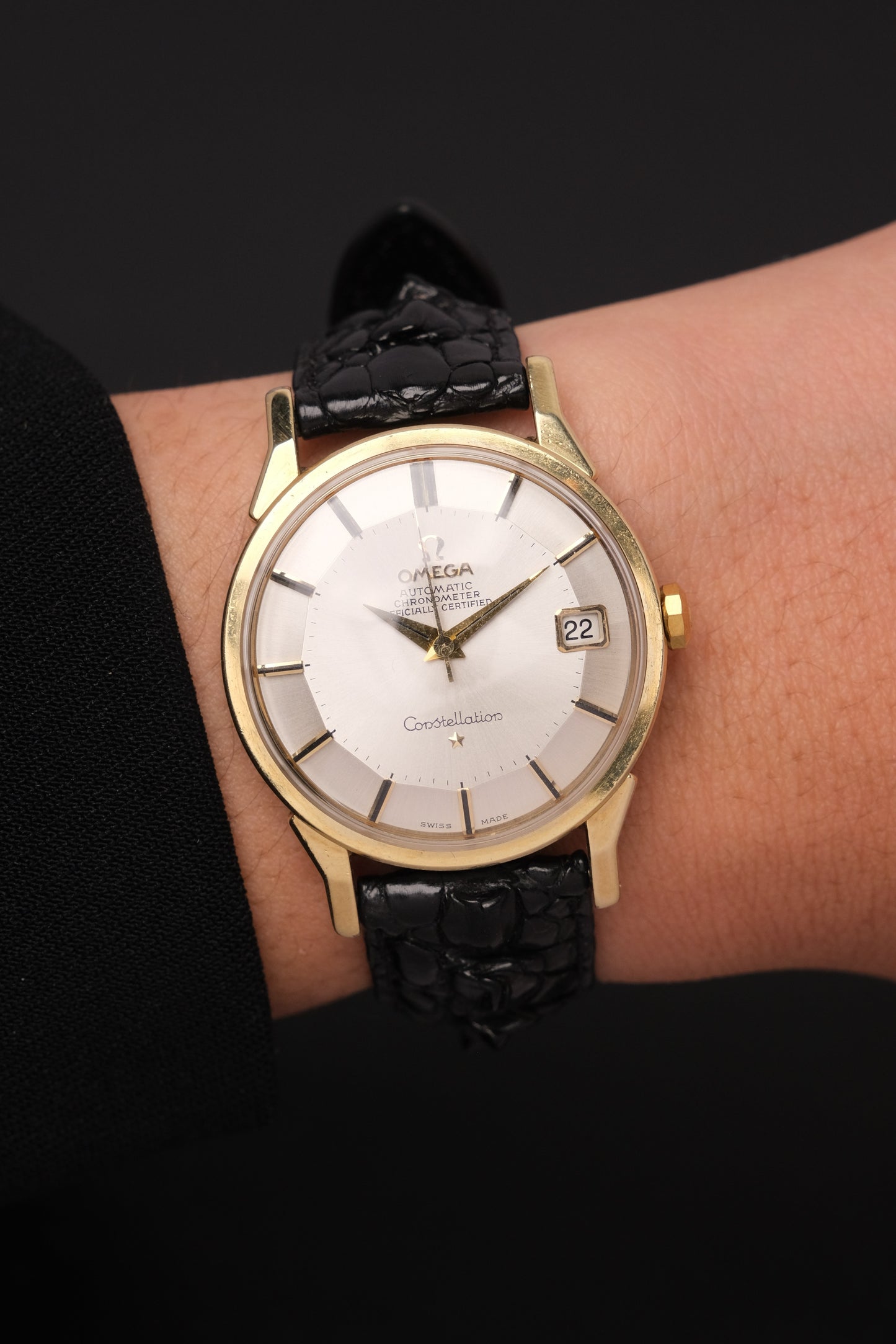 1963 OMEGA CONSTELLATION PIE PAN DOG LEG White Dial AUTOMATIC CHRONOMETER REF. 168.005