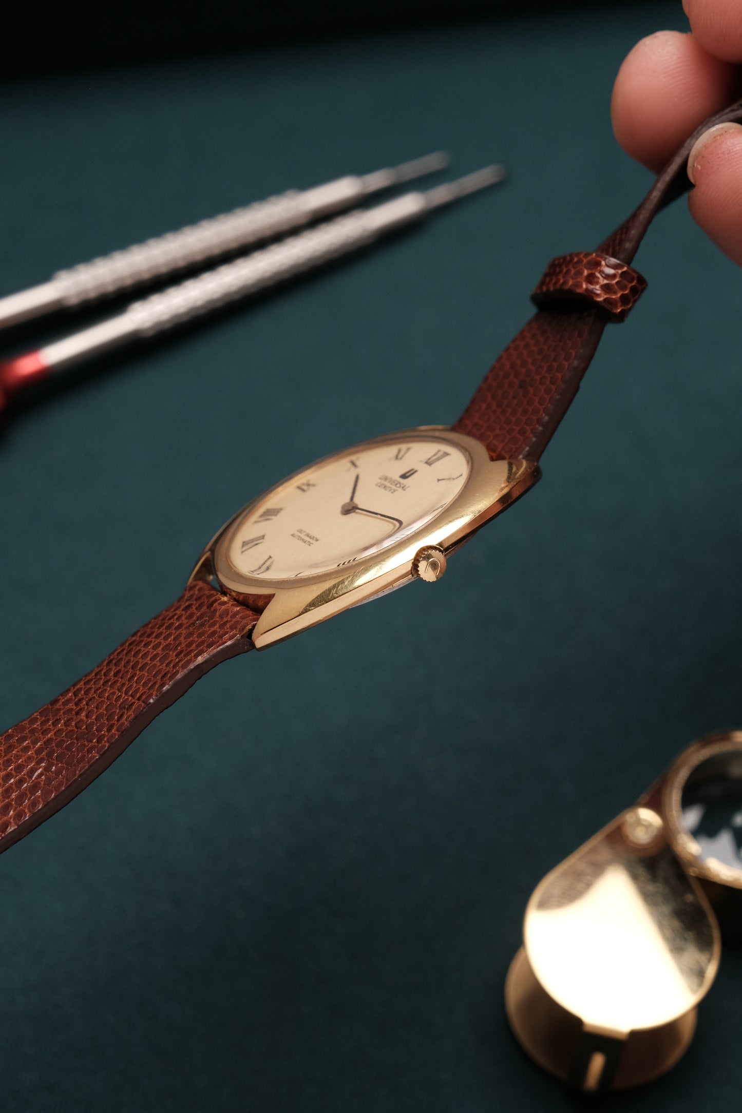 UNIVERSAL GENÈVE Microtor GILT SHADOW ULTRA-THIN AUTOMATIC REF. 566101