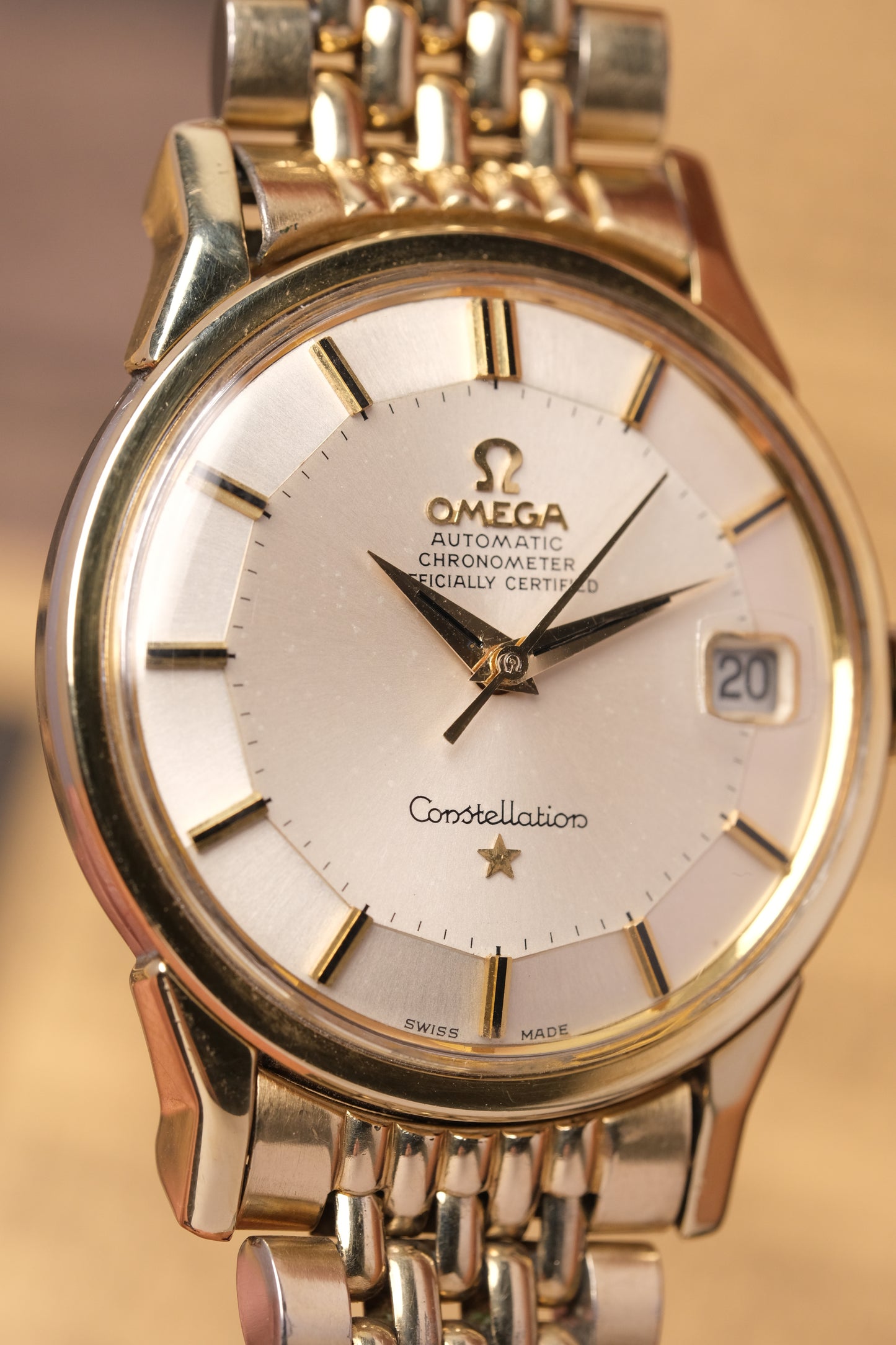 1968 OMEGA CONSTELLATION PIE PAN DOG LEG GOLD BRACELET  AUTOMATIC CHRONOMETER REF. 168.005