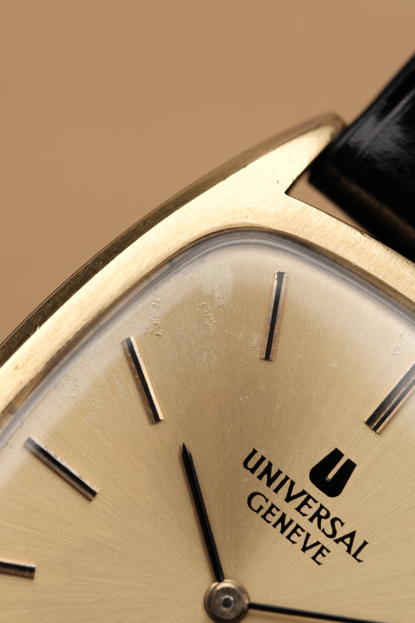 1970 Manual Wind Universal GENÈVE GP Ellipse