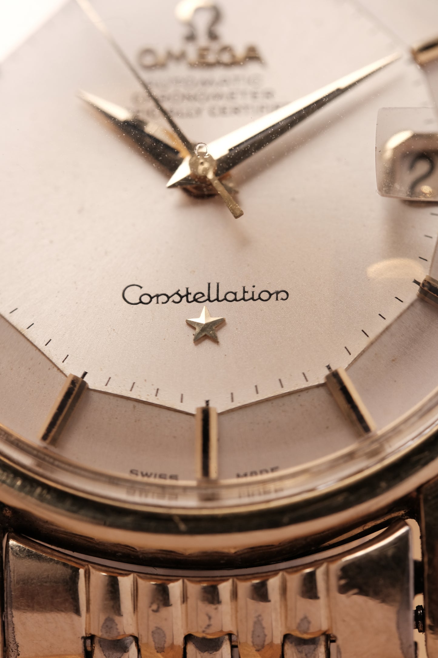 OMEGA CONSTELLATION PIE PAN DOG LEG GOLD AUTOMATIC CHRONOMETER REF. 168.005 (MOD CASE BACK)
