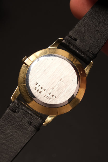 1960s Ultra thin Universal Genève Ref. 542.101