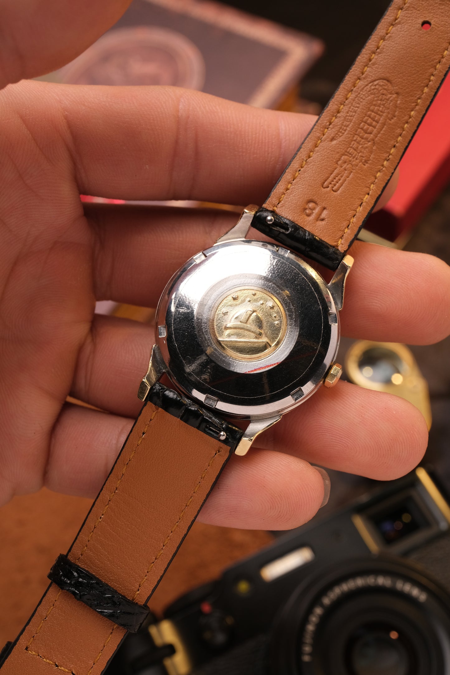 OMEGA CONSTELLATION PIE PAN DOG LEG GOLD AUTOMATIC CHRONOMETER REF. 168.005  Black Leather Strap