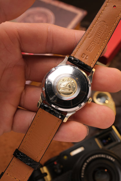 OMEGA CONSTELLATION PIE PAN DOG LEG GOLD AUTOMATIC CHRONOMETER REF. 168.005  Black Leather Strap