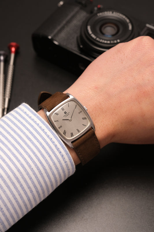 1960s Universal Genève Tank Vintage Ref.842114