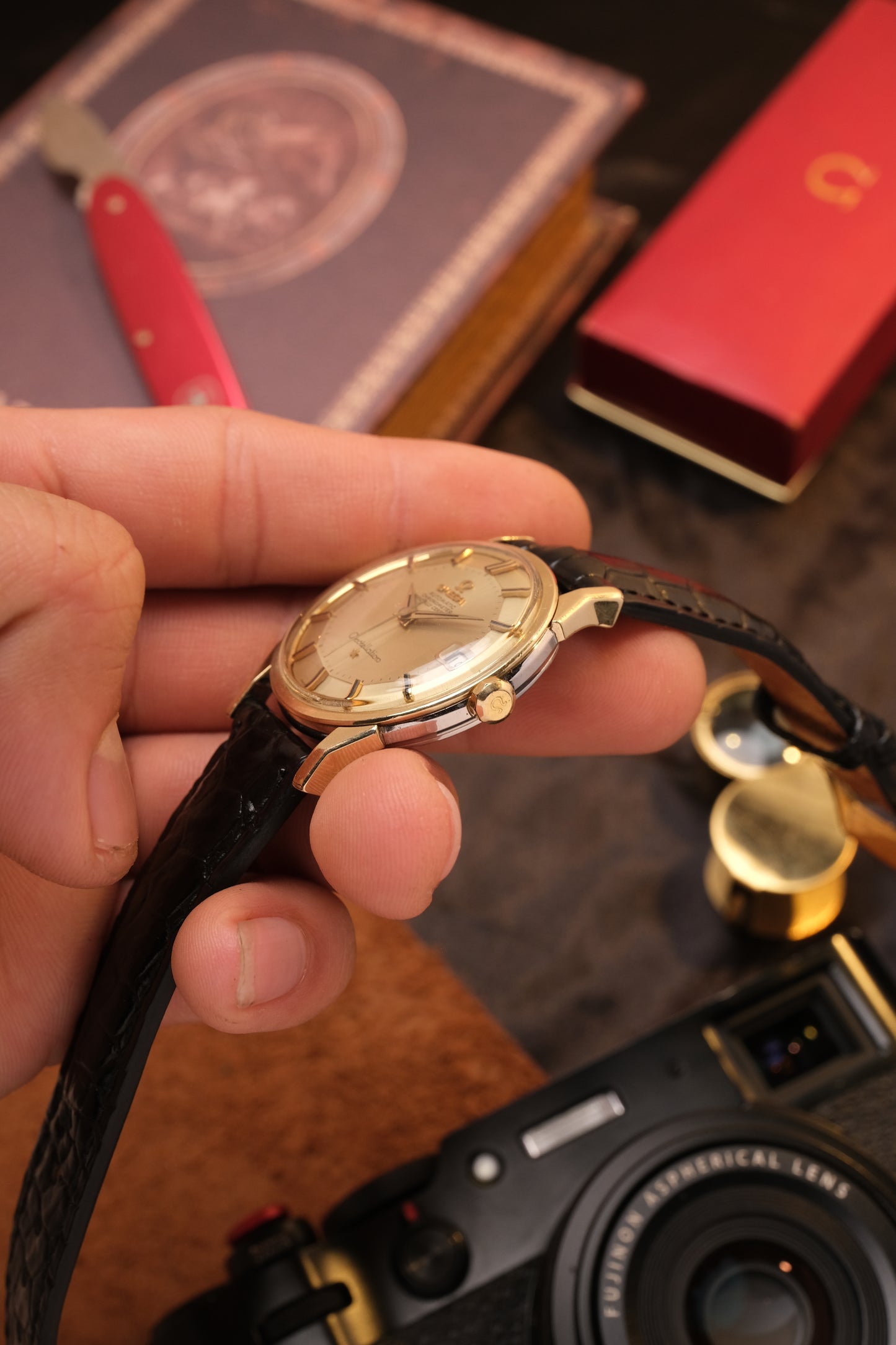 OMEGA CONSTELLATION PIE PAN DOG LEG GOLD AUTOMATIC CHRONOMETER REF. 168.005  Black Leather Strap