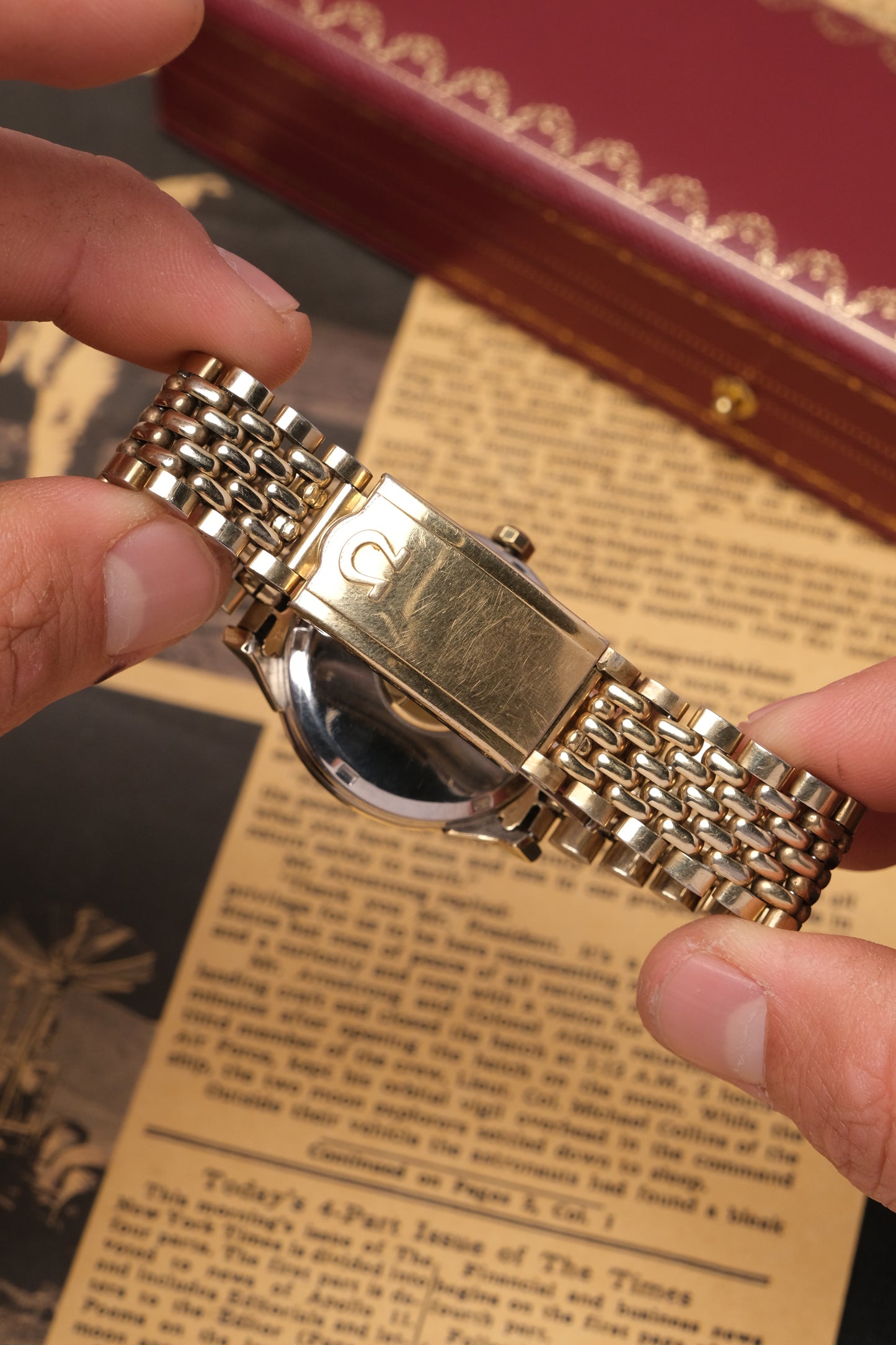 1968 OMEGA CONSTELLATION PIE PAN DOG LEG GOLD BRACELET  AUTOMATIC CHRONOMETER REF. 168.005