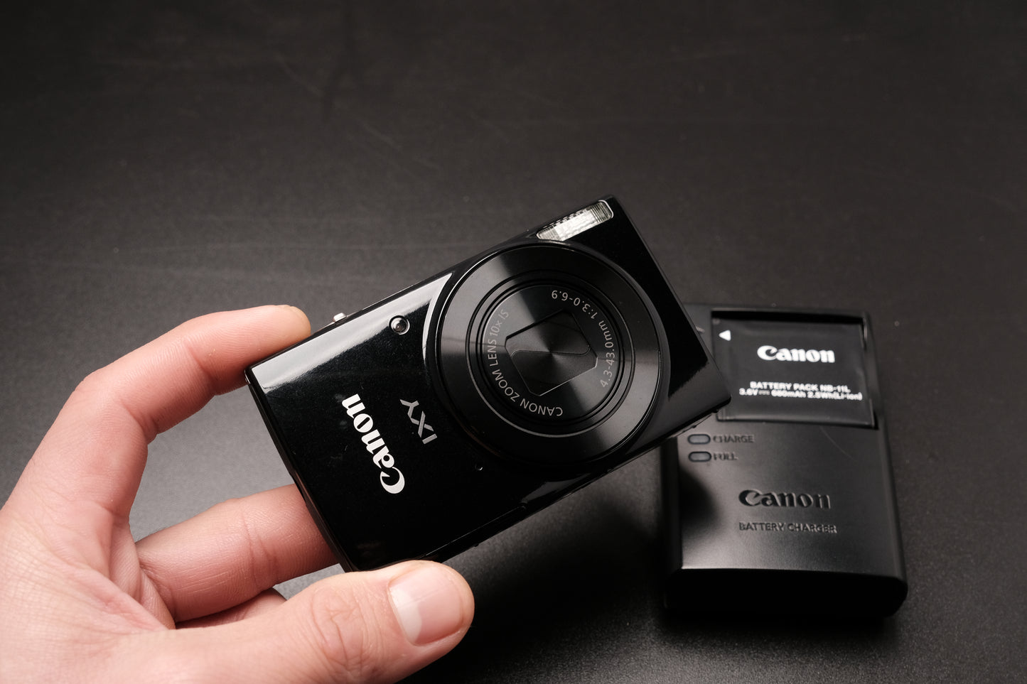 Canon Powershot CCD IXY 190 Digital Camera - Like New