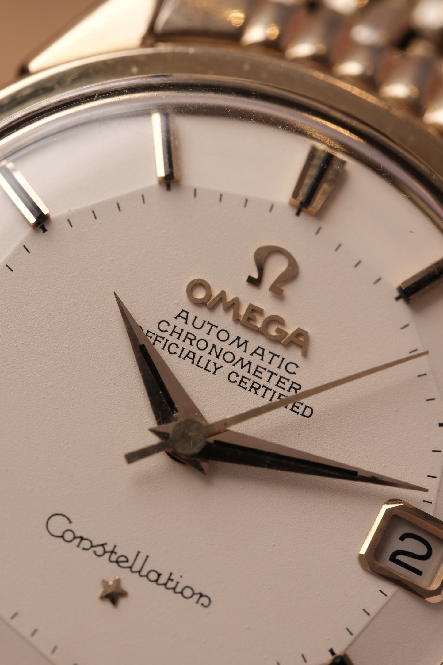 1963 OMEGA CONSTELLATION PIE PAN DOG LEG GOLD AUTOMATIC CHRONOMETER REF. 168.005