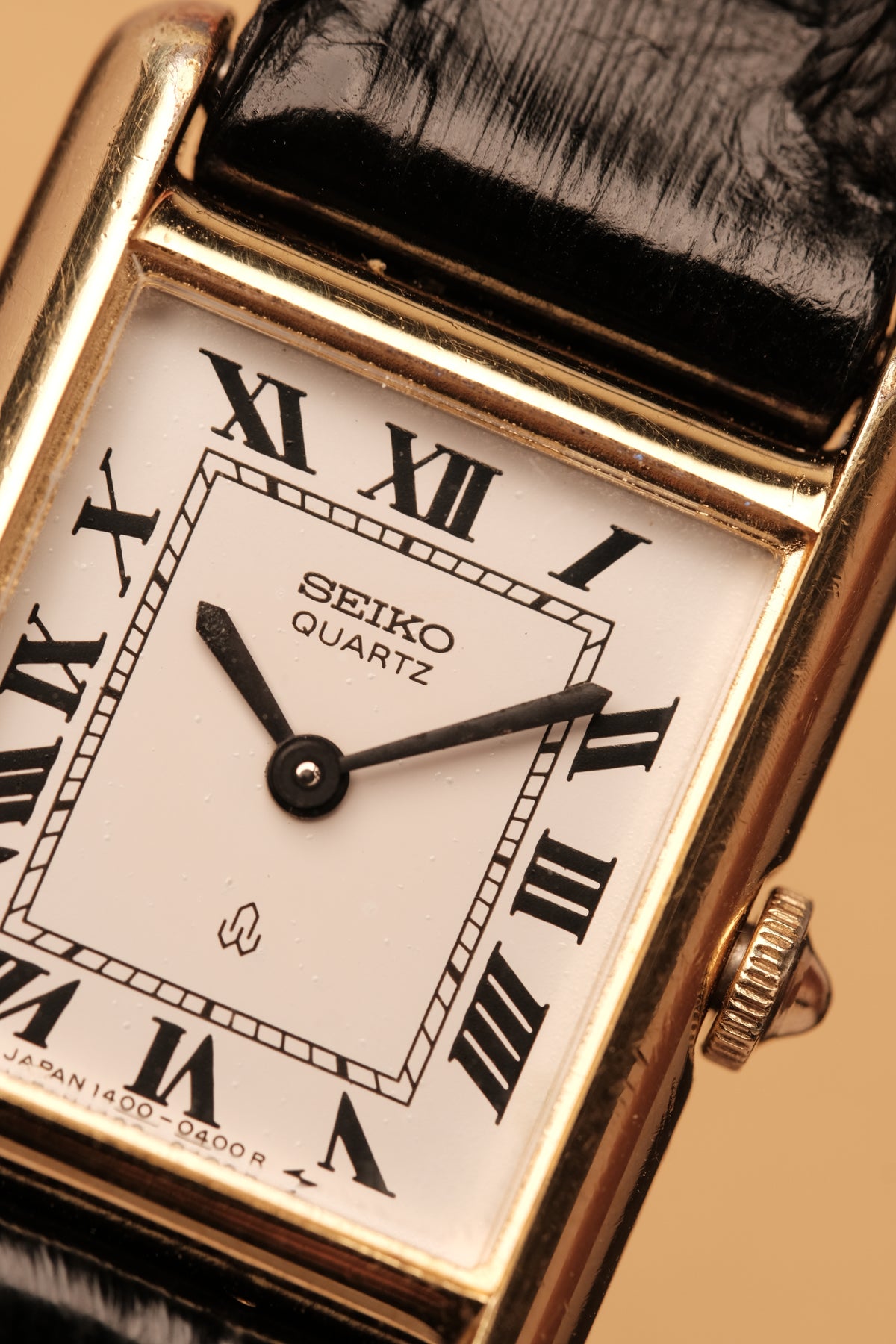 Vintage Japanese Classic Mini Seiko Tank 1400-0400 White Dial Roman numerals (17x25mm)