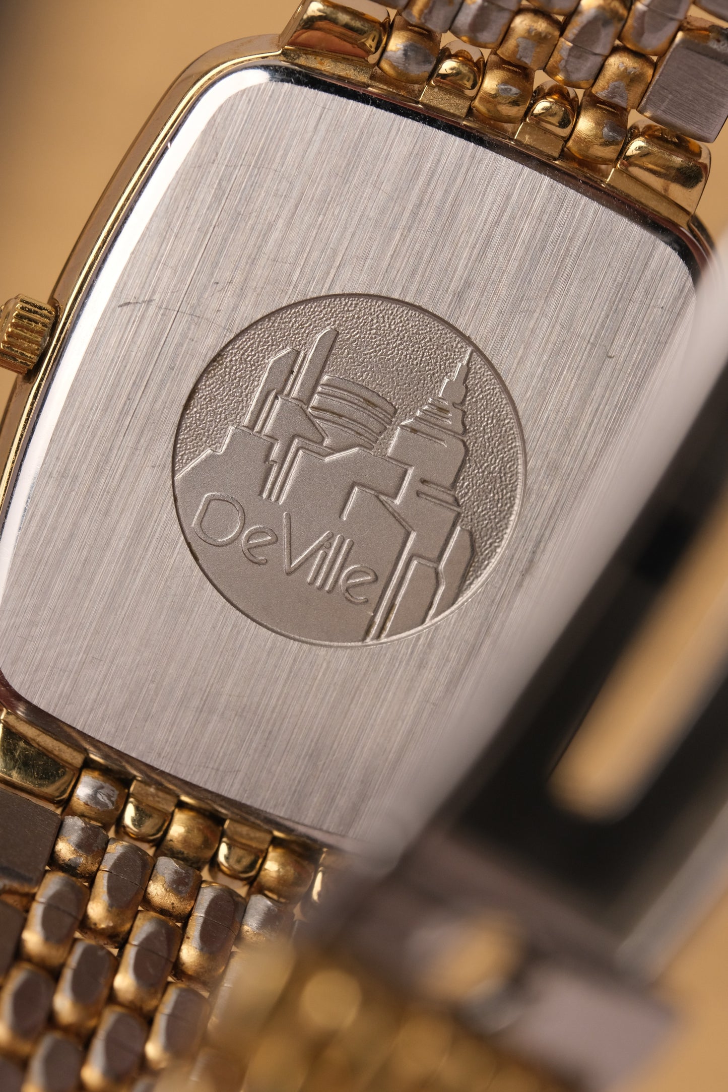 Omega De Ville Ref. 395.0876.2  Cal.1378 Vintage Gold Quartz Integrated Bracelet