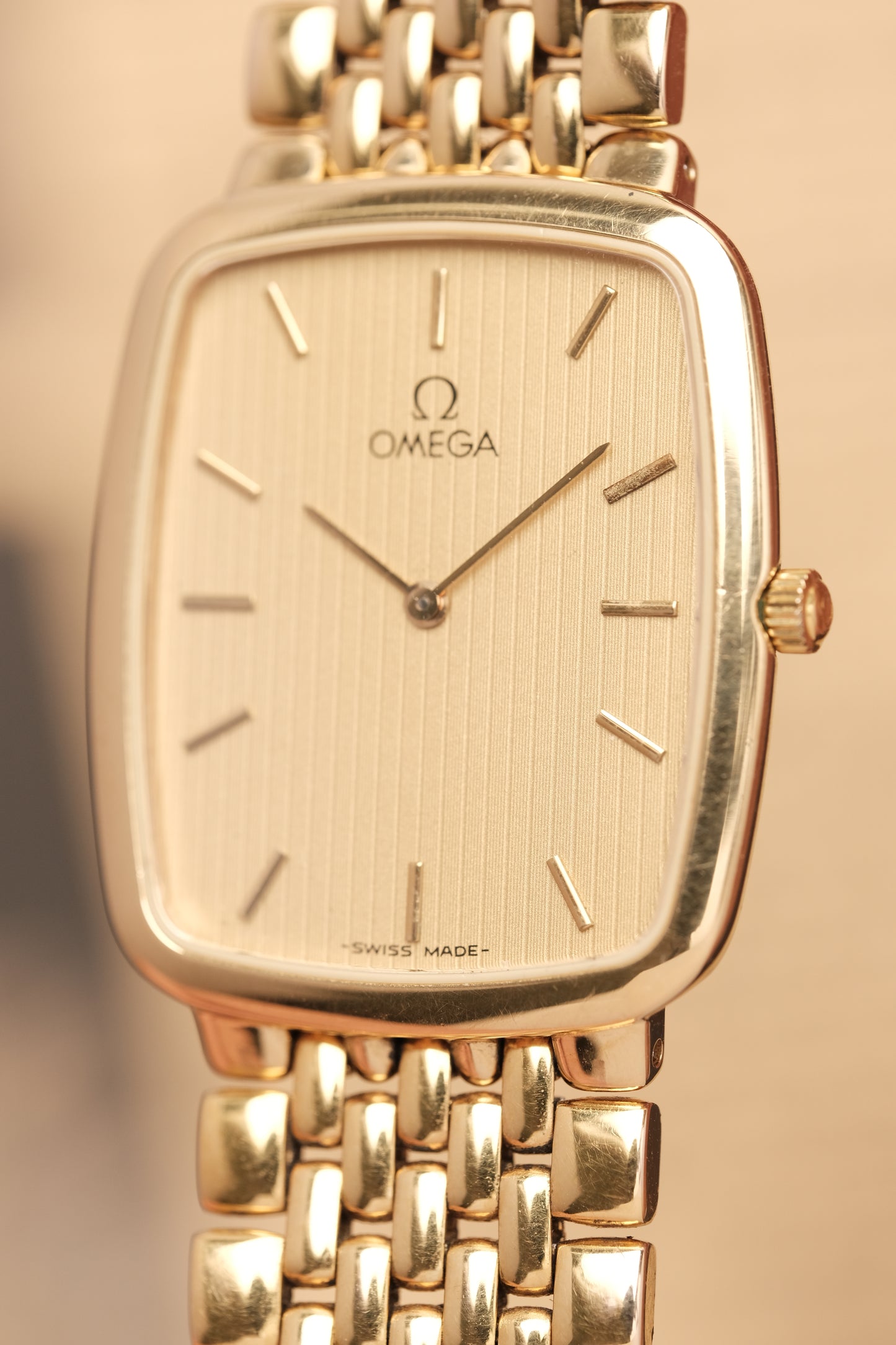 Omega De Ville Ref. 395.0876.2 Cal.1378 Ultra Thin Gold Quartz Integrated Bracelet
