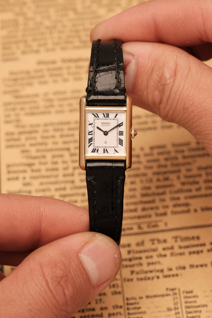 Vintage Japanese Classic Mini Seiko Tank 1400-0400 White Dial Roman numerals (17x25mm)