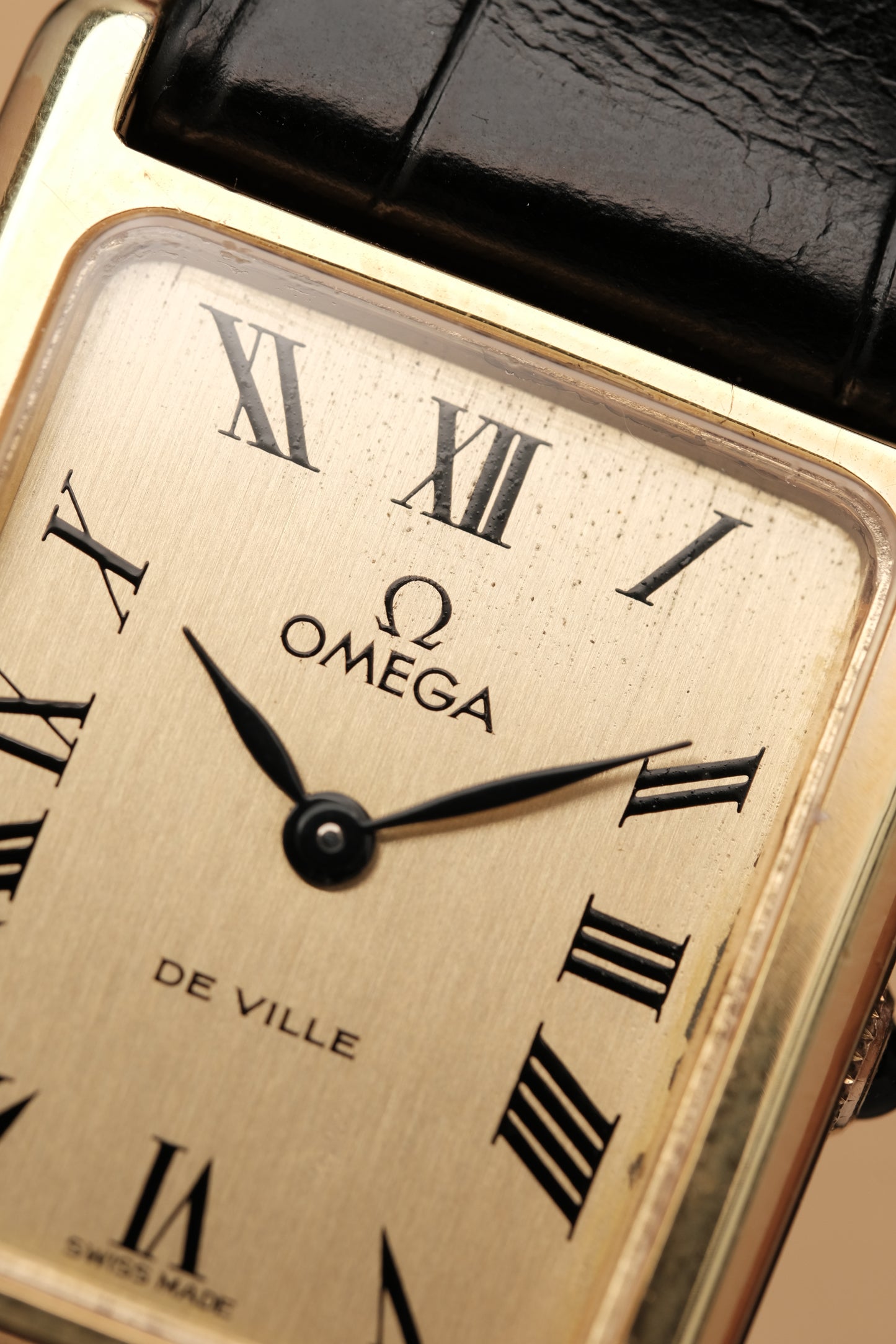 Vintage Tank OMEGA DE VILLE Roman Dial (25x31mm) Hand Windding Ref.11784 + BOX