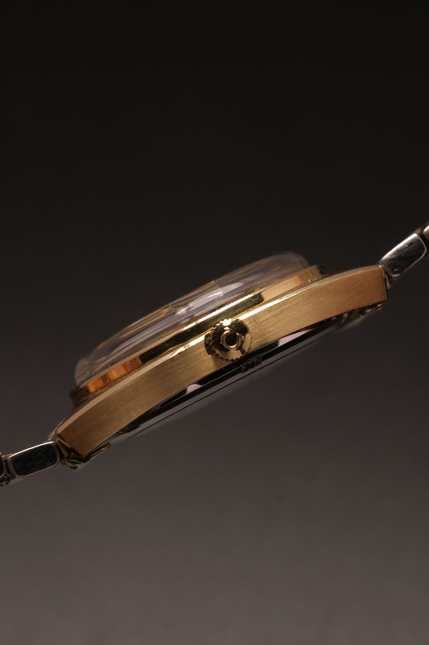 OMEGA Constellation C-shape Day-date Chronometer Linen Champagne Dial  - 168.029