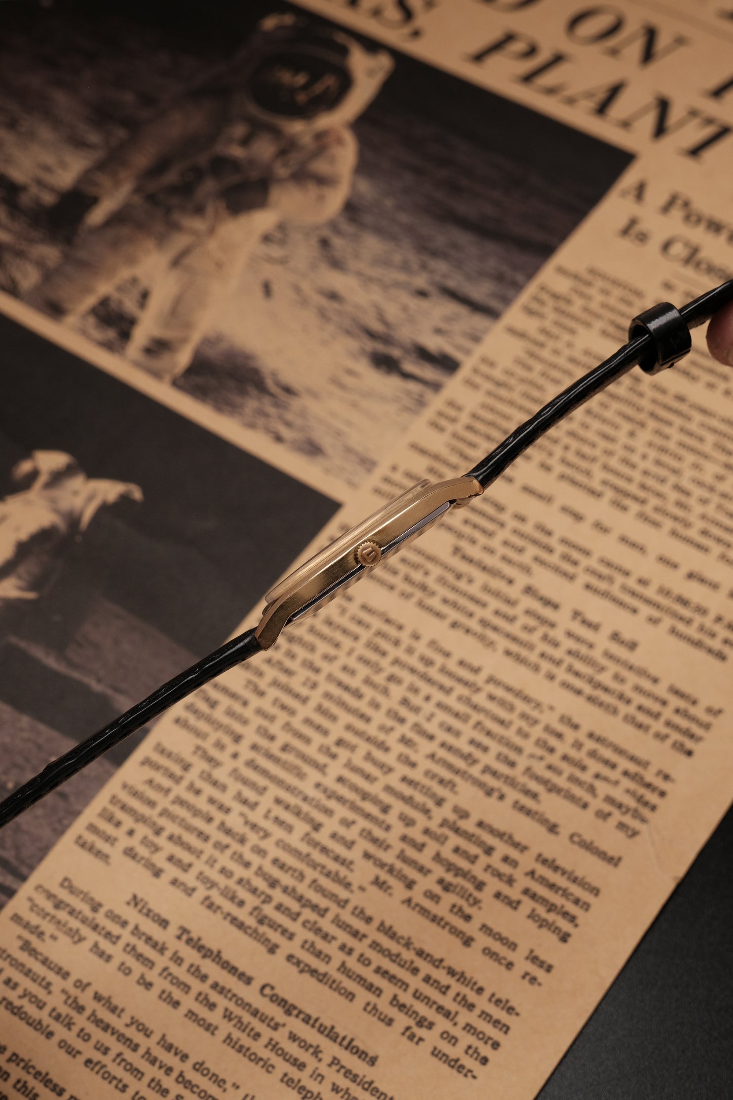 70s Manual Wind Universal GENÈVE GP Ellipse