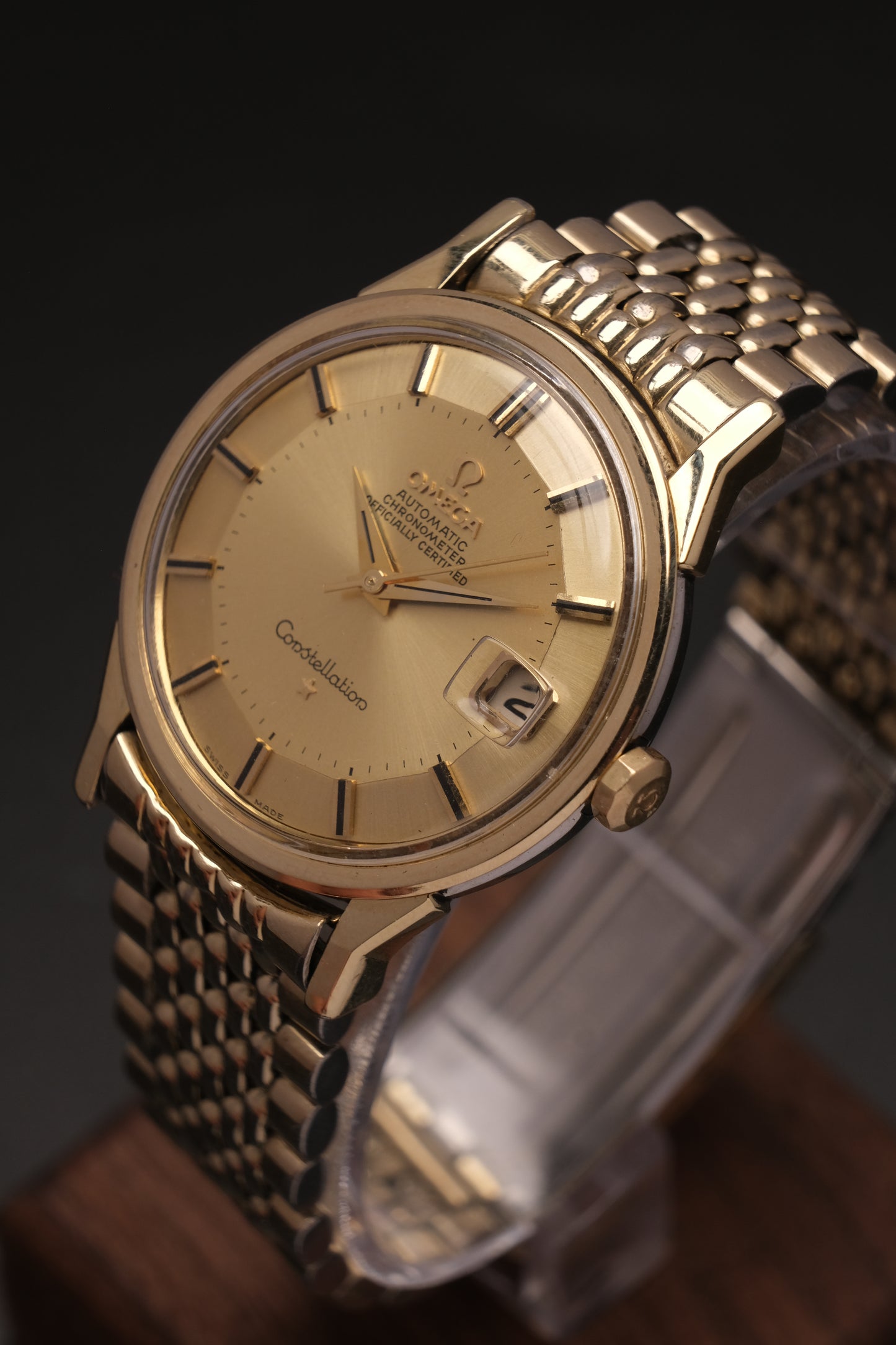 OMEGA CONSTELLATION PIE PAN DOG LEG GOLD AUTOMATIC CHRONOMETER REF. 168.005