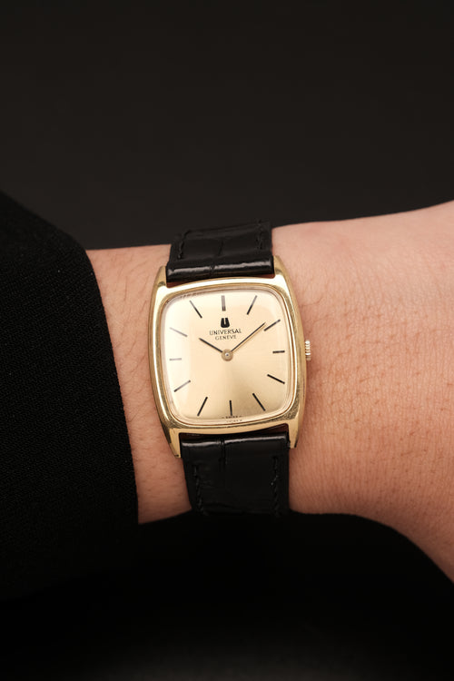 1960s Vintage Tank UNIVERSAL GENEVE Ref.542114 Cal 1-42