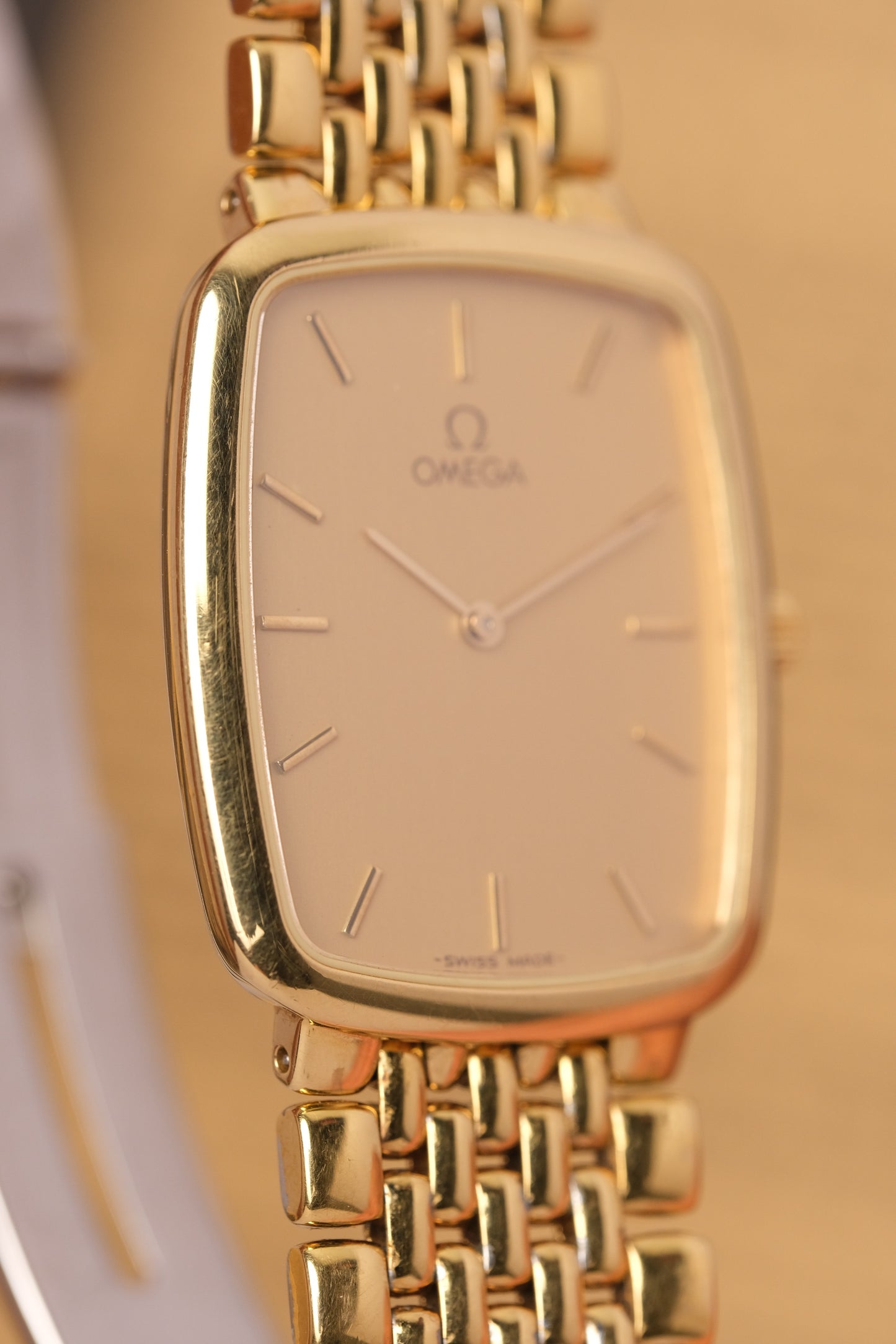 Omega De Ville Ref. 395.0876.2  Cal.1378 Vintage Gold Quartz Integrated Bracelet
