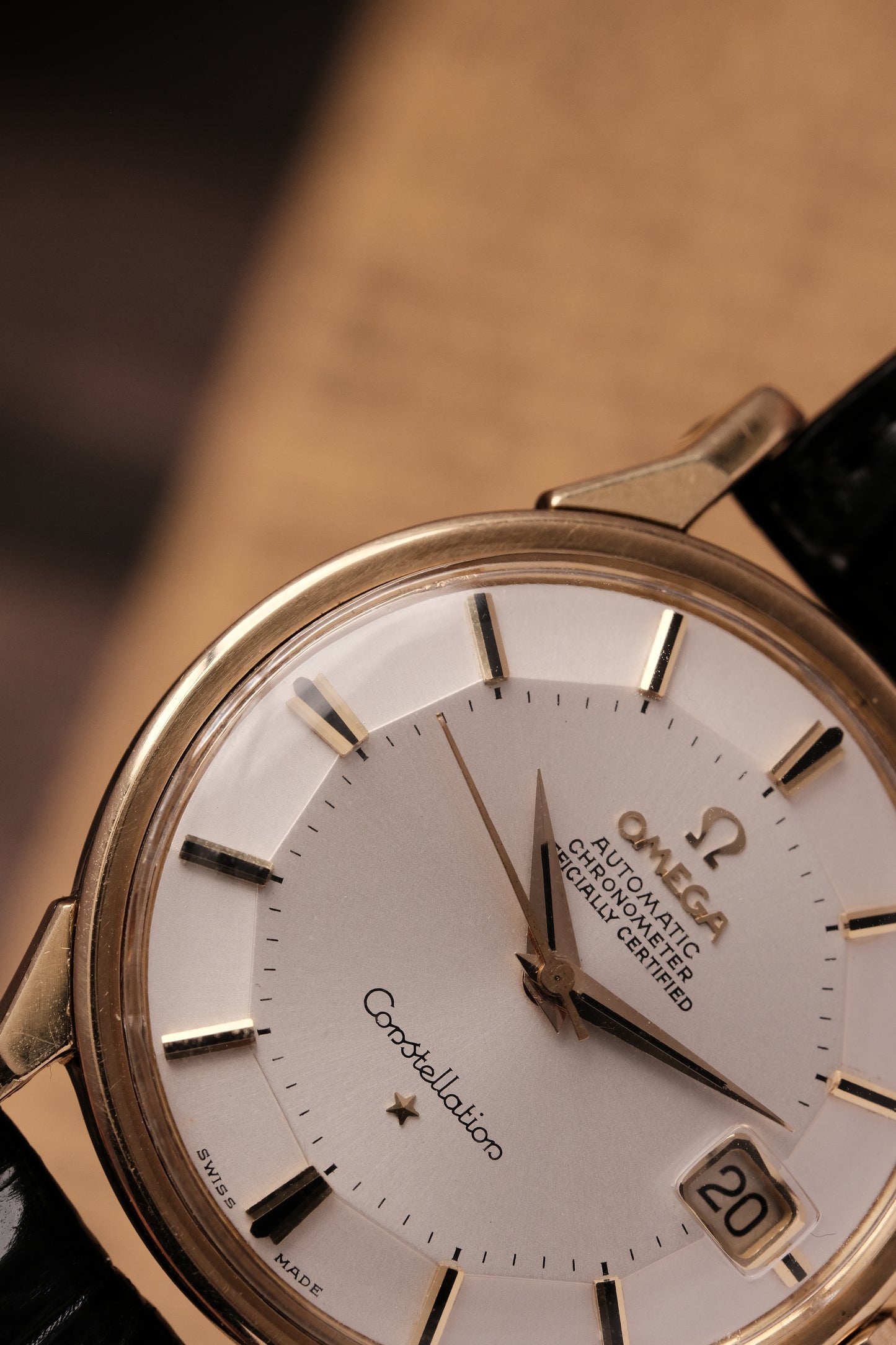 1967 OMEGA CONSTELLATION PIE PAN DOG LEG White Dial AUTOMATIC CHRONOMETER REF. 168.005