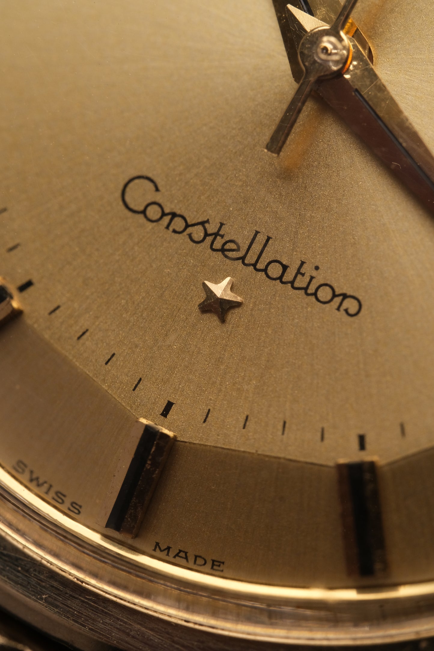 OMEGA CONSTELLATION PIE PAN DOG LEG GOLD AUTOMATIC CHRONOMETER REF. 168.005