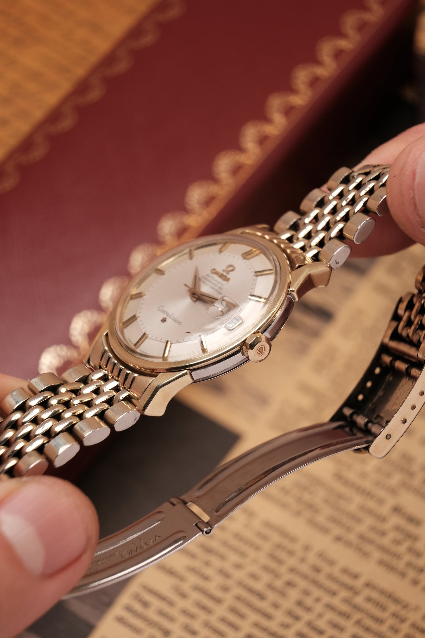 OMEGA CONSTELLATION PIE PAN DOG LEG GOLD AUTOMATIC CHRONOMETER REF. 168.005