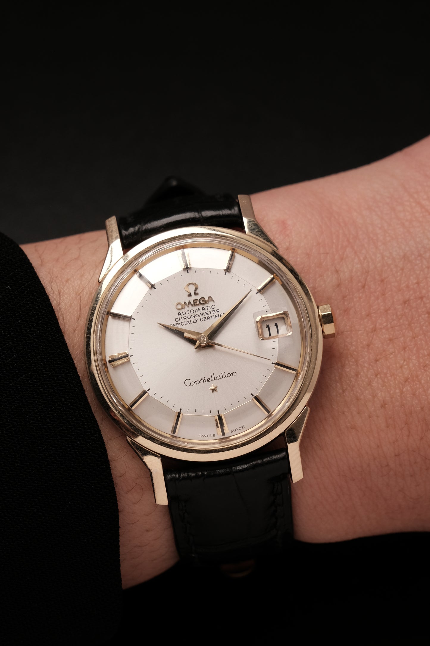 1959 OMEGA CONSTELLATION PIE PAN DOG LEG White Dial AUTOMATIC CHRONOMETER REF. 168.005 ( Black Strap)